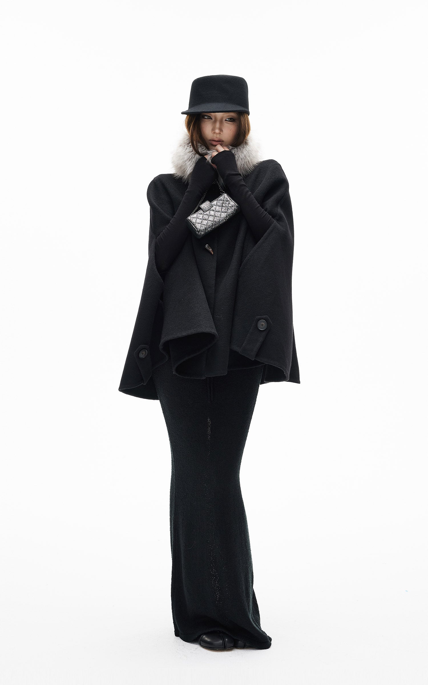 IAMXIAA ドローストリングウエストとバックスリット付きニットマキシスカート