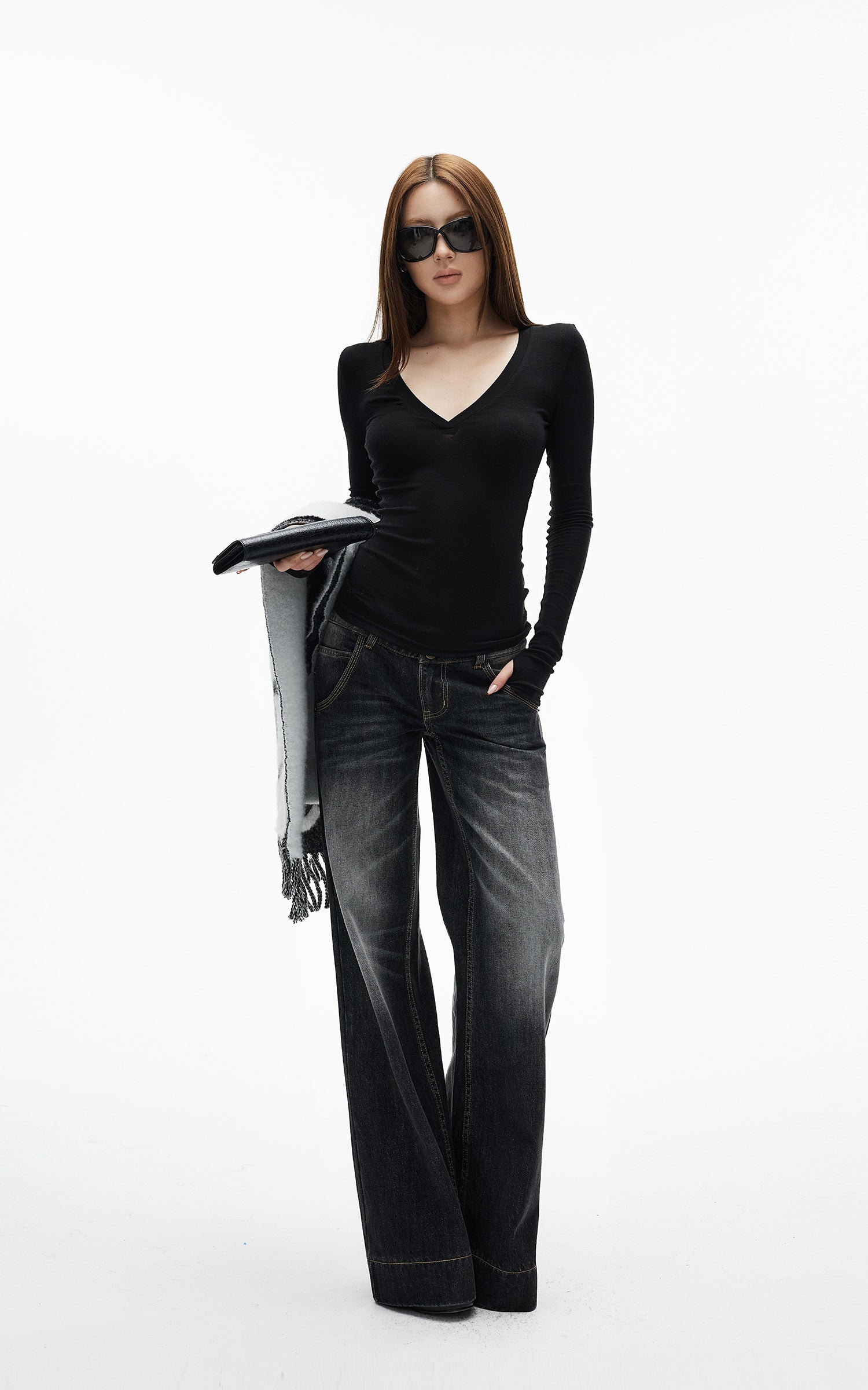 IAMXIAA Deep V Long Sleeve Slim Top