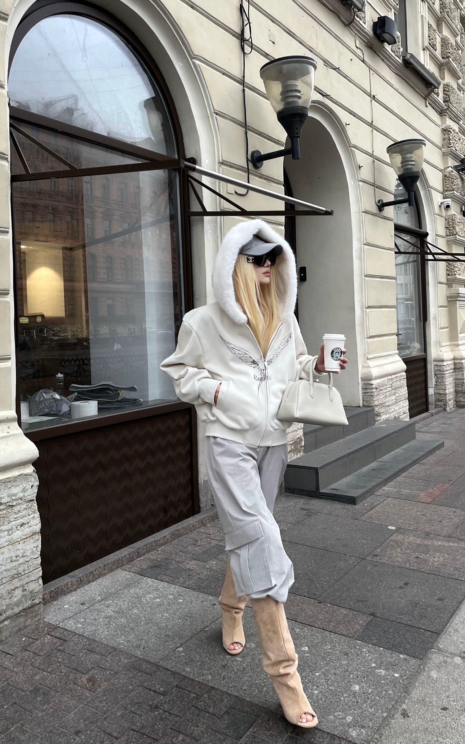 Rase le sol ウインググラフィック付きフリースフーディ