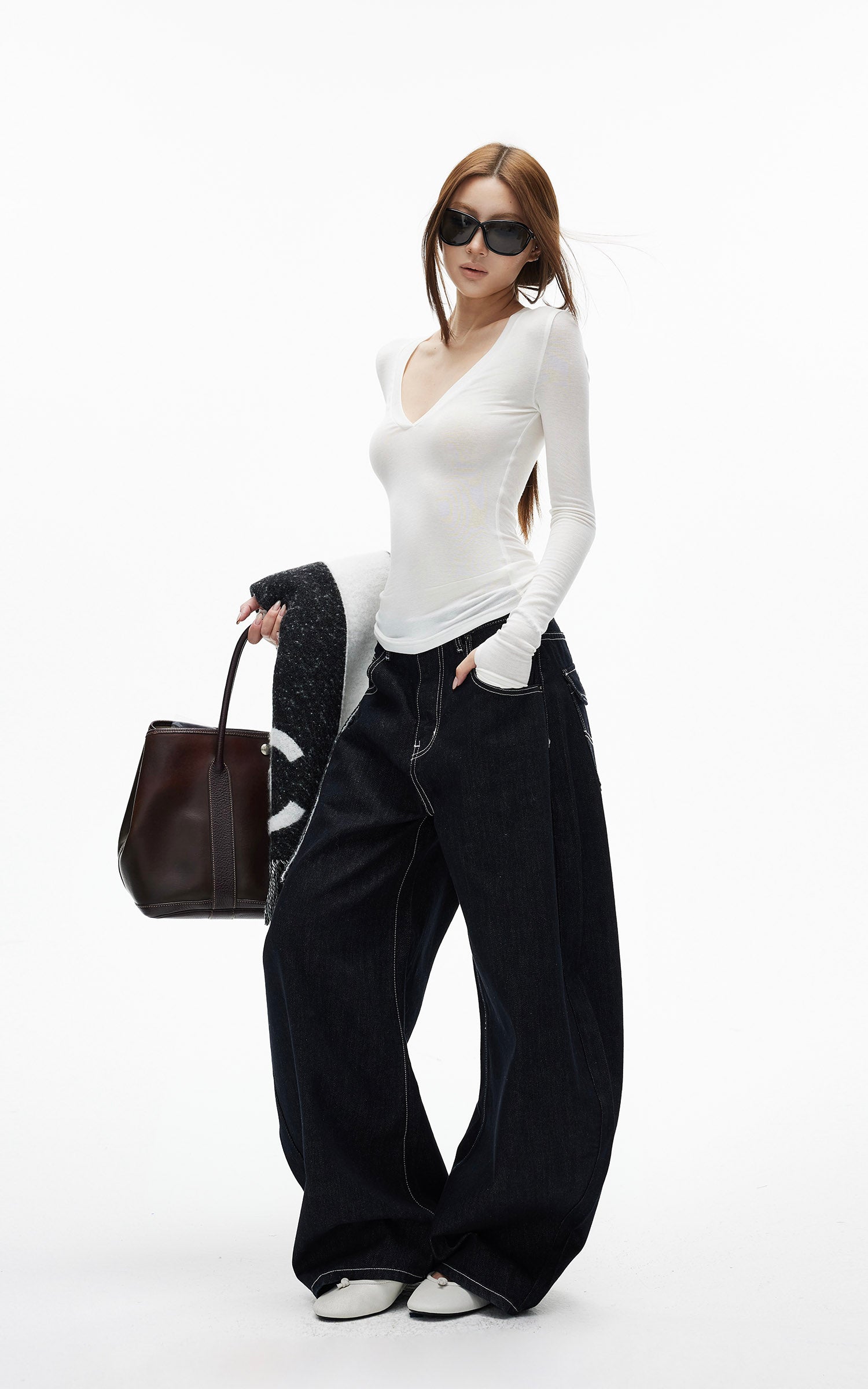 IAMXIAA Deep V Long Sleeve Slim Top