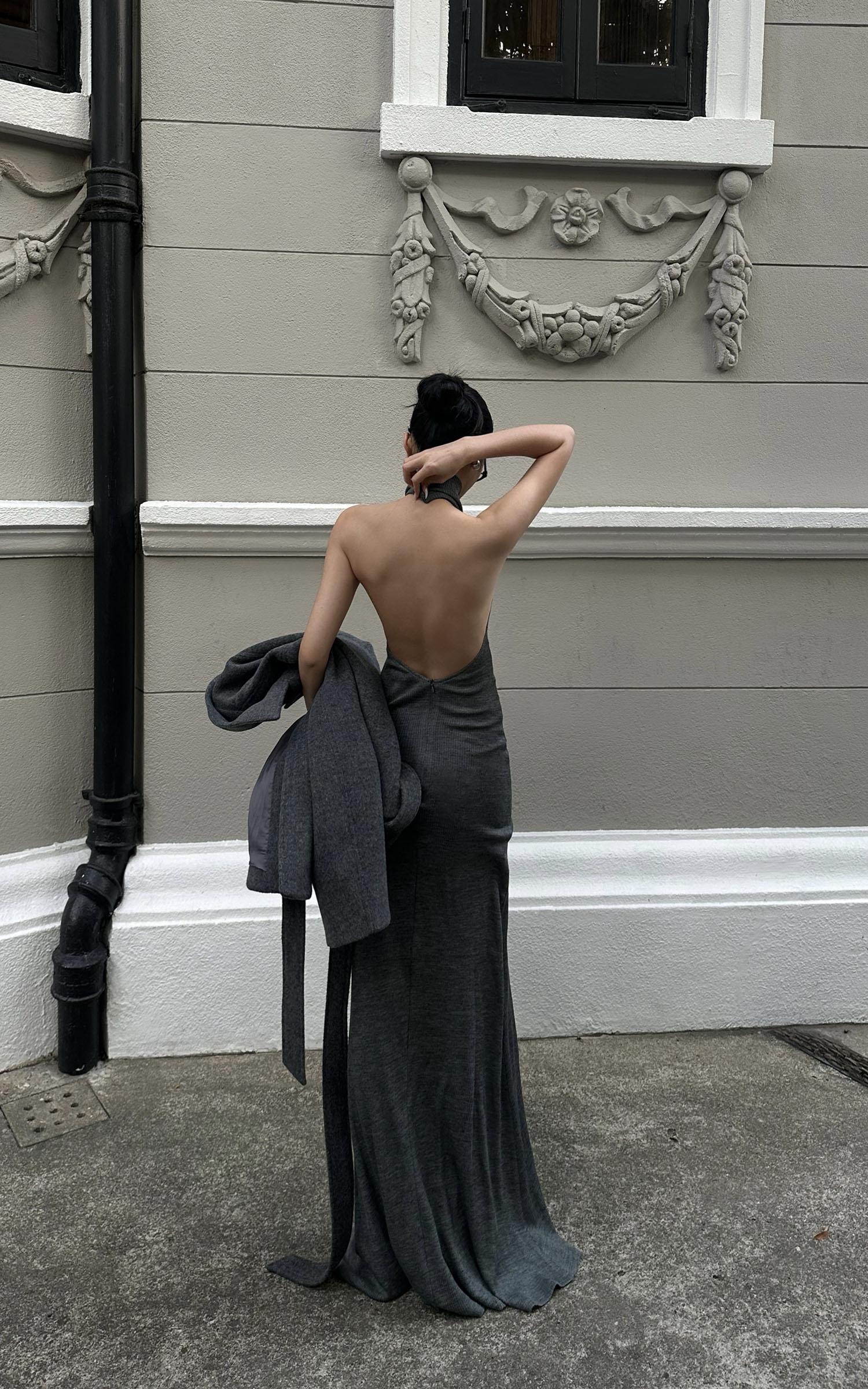 ROVENTE ハルターバックレスリブニットマキシドレス