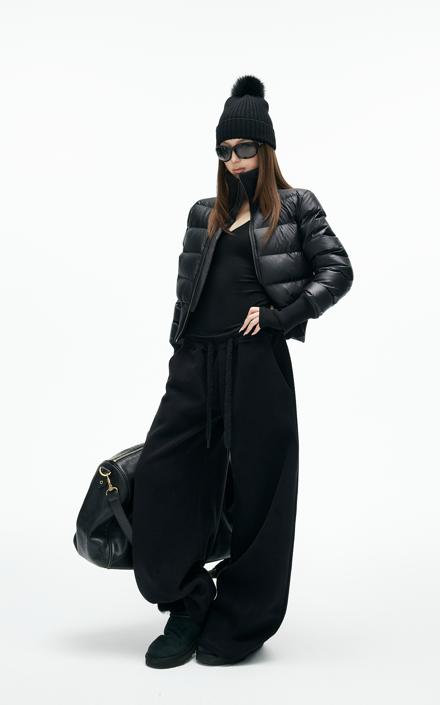 IAMXIAA リブ付きハイネックとカフ付き裾のクロップドパファージャケット