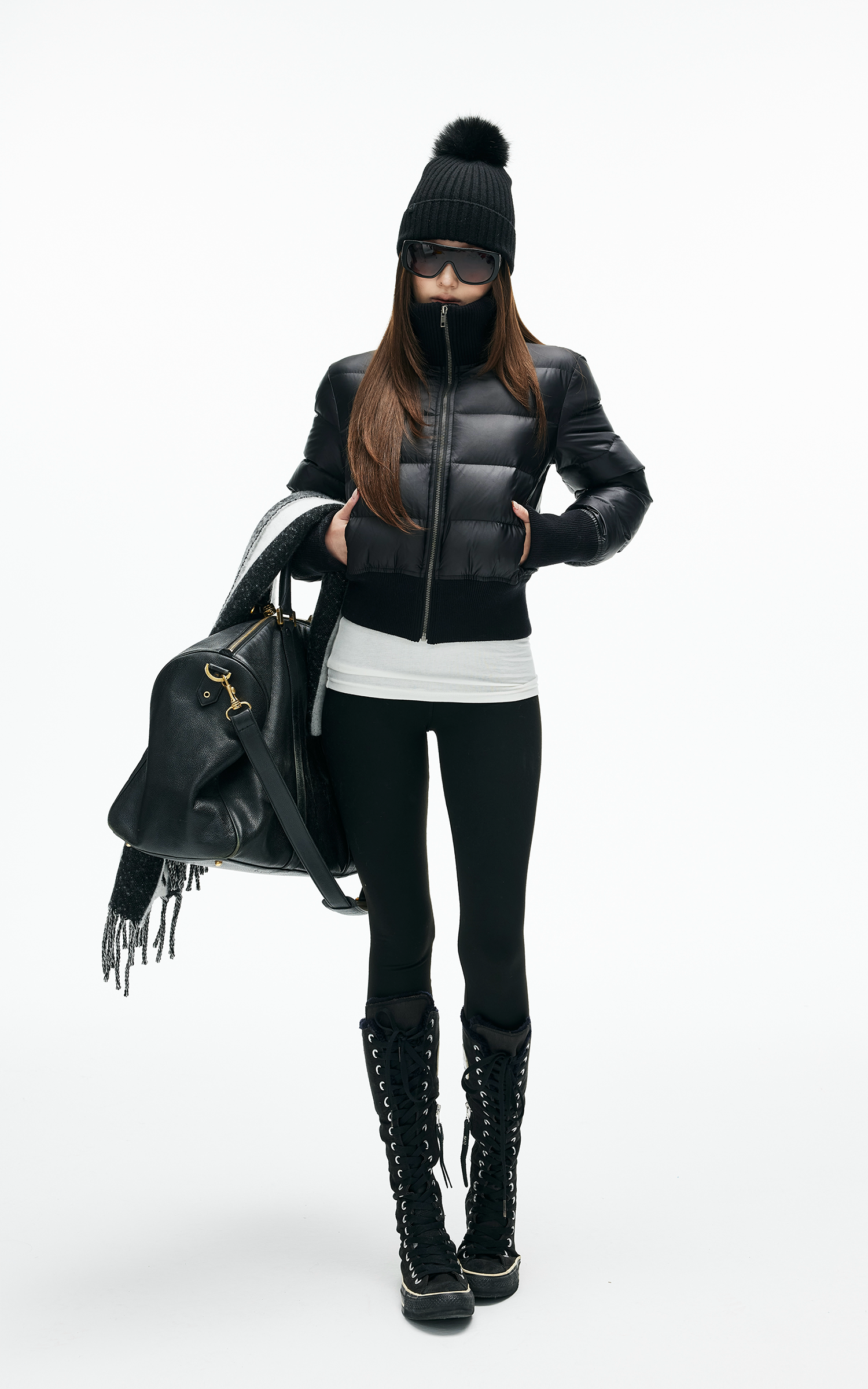 IAMXIAA リブ付きハイネックとカフ付き裾のクロップドパファージャケット