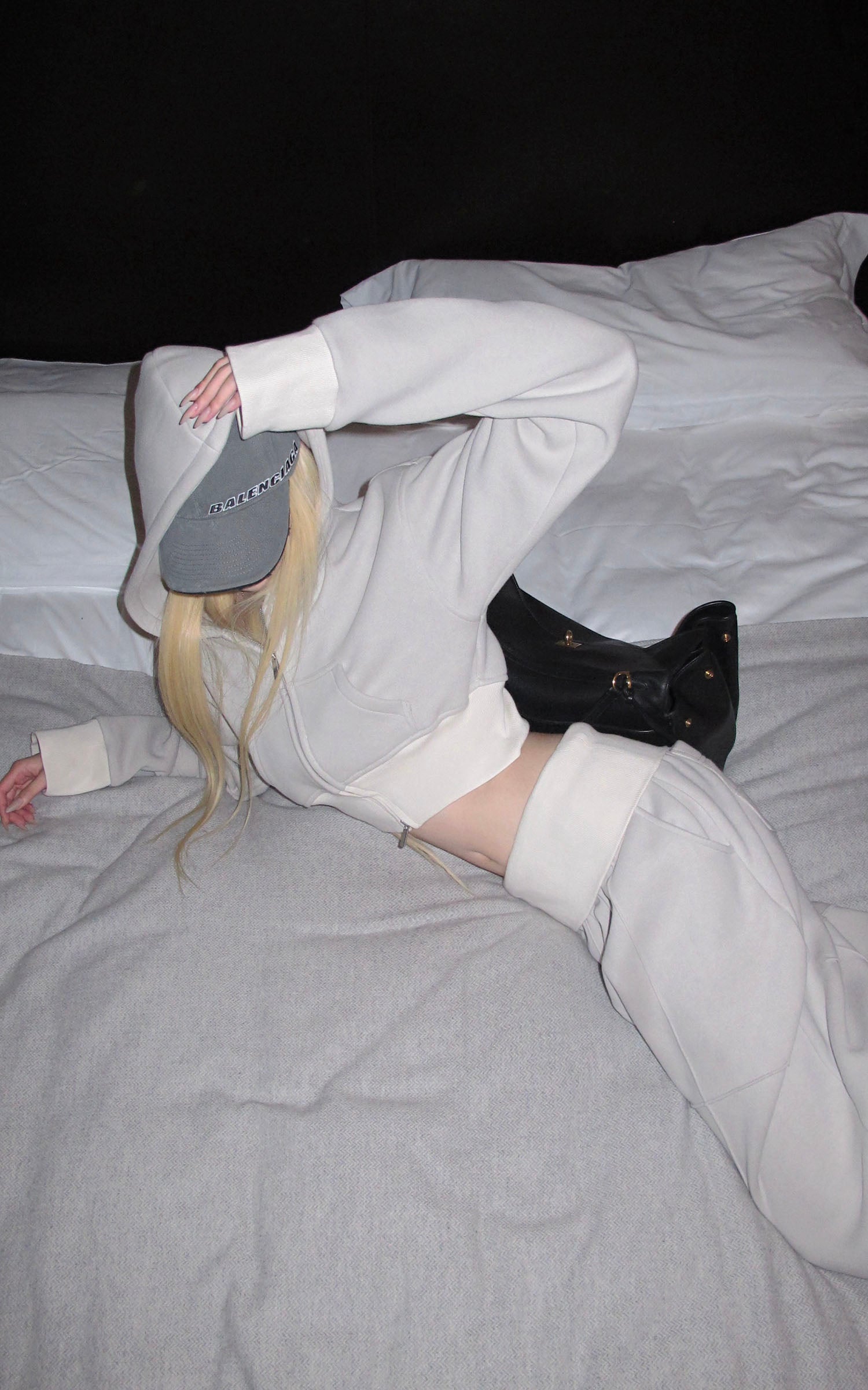 Rase le sol カーブヘムクロップフーディーとワイドレッグパネルスウェットパンツセット