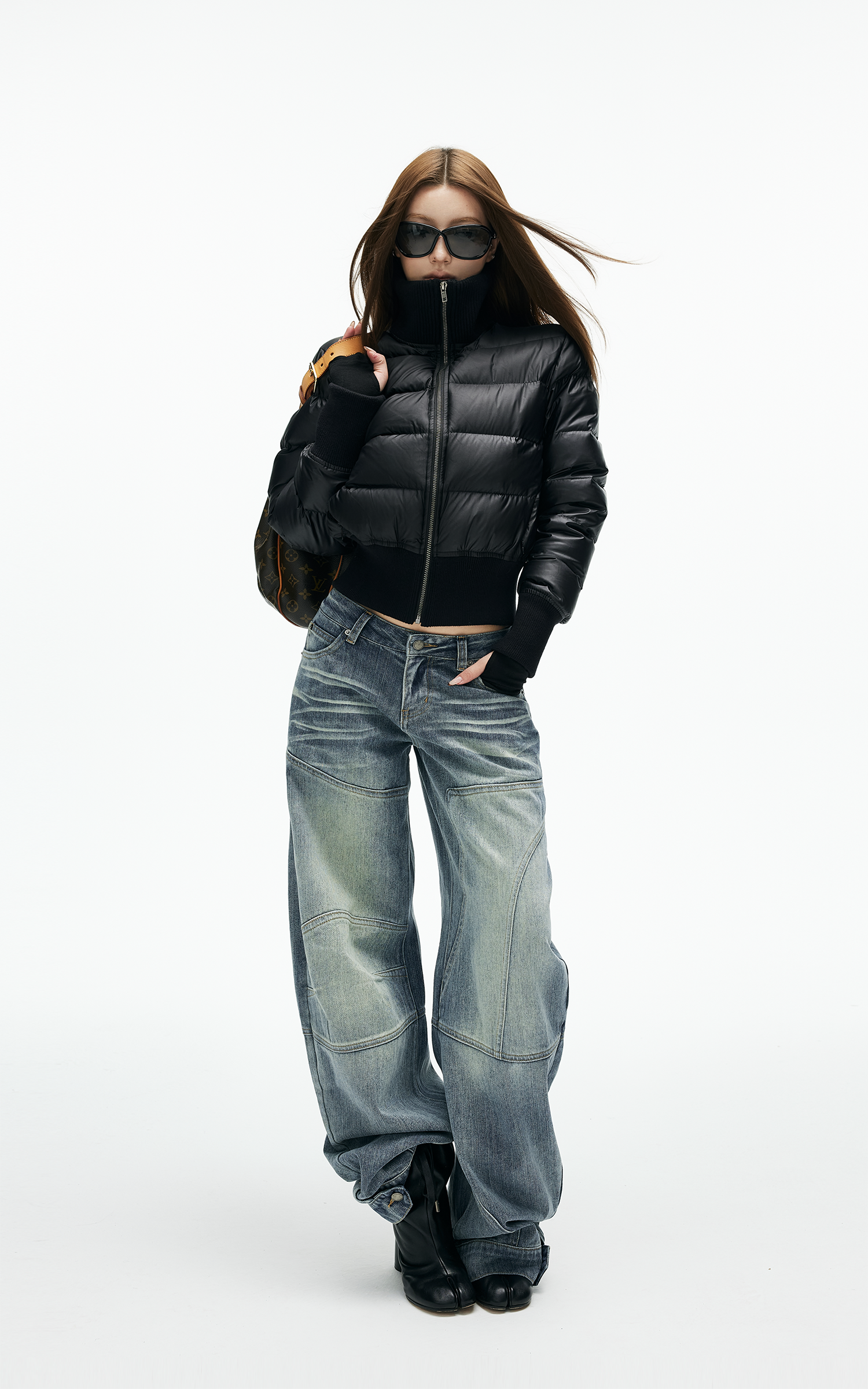 IAMXIAA カーブパネルステッチ付きのストラクチャードワイドレッグデニムパンツ