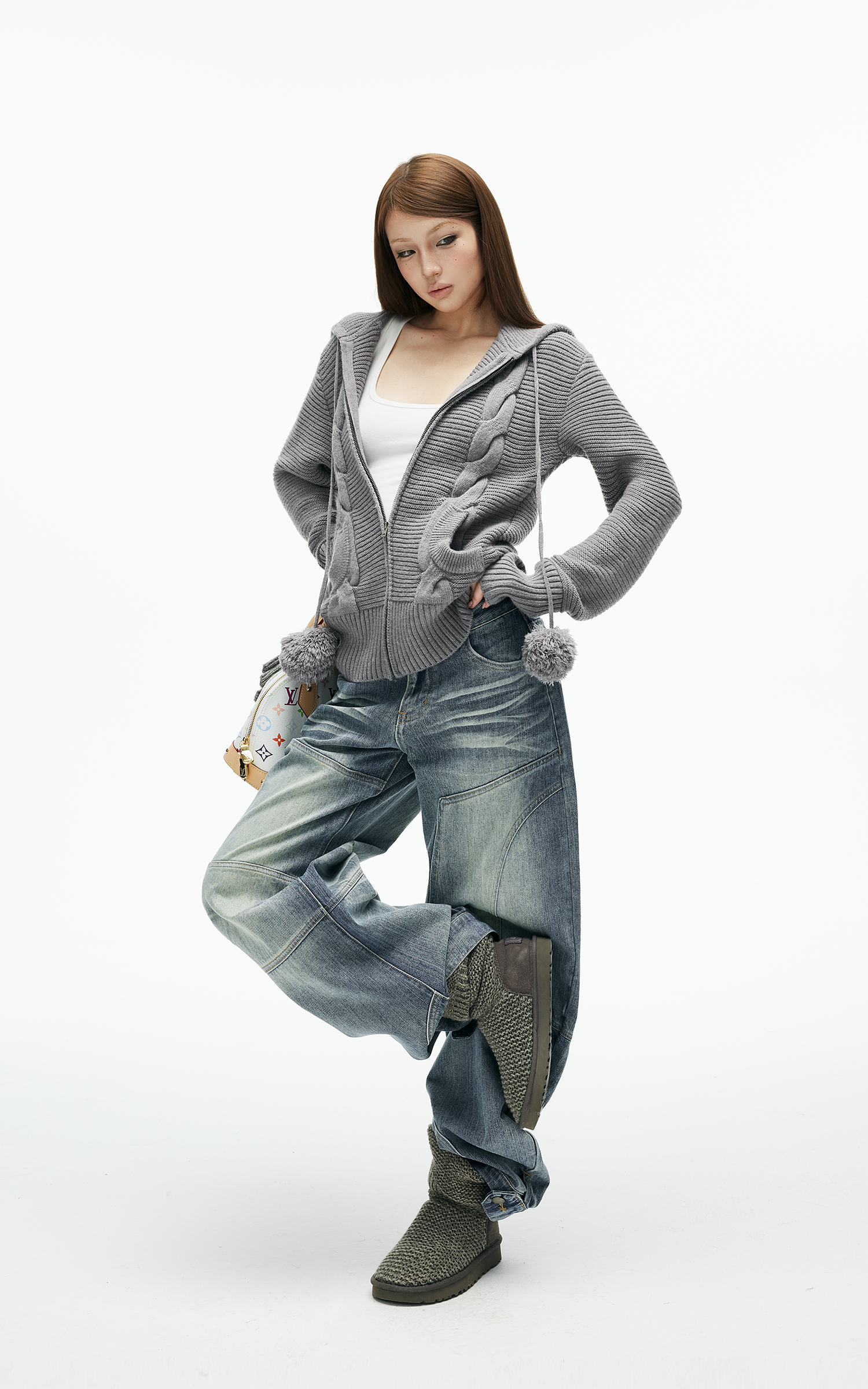 IAMXIAA ポンポン付きドローストリングのケーブルニットジップフーディ