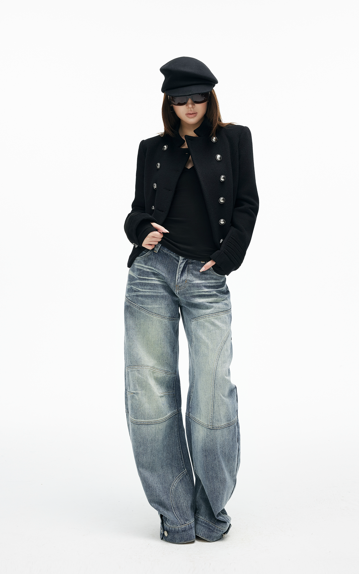 IAMXIAA スカルプトフィットとメタルボタンディテール付きダブルブレストウールジャケット