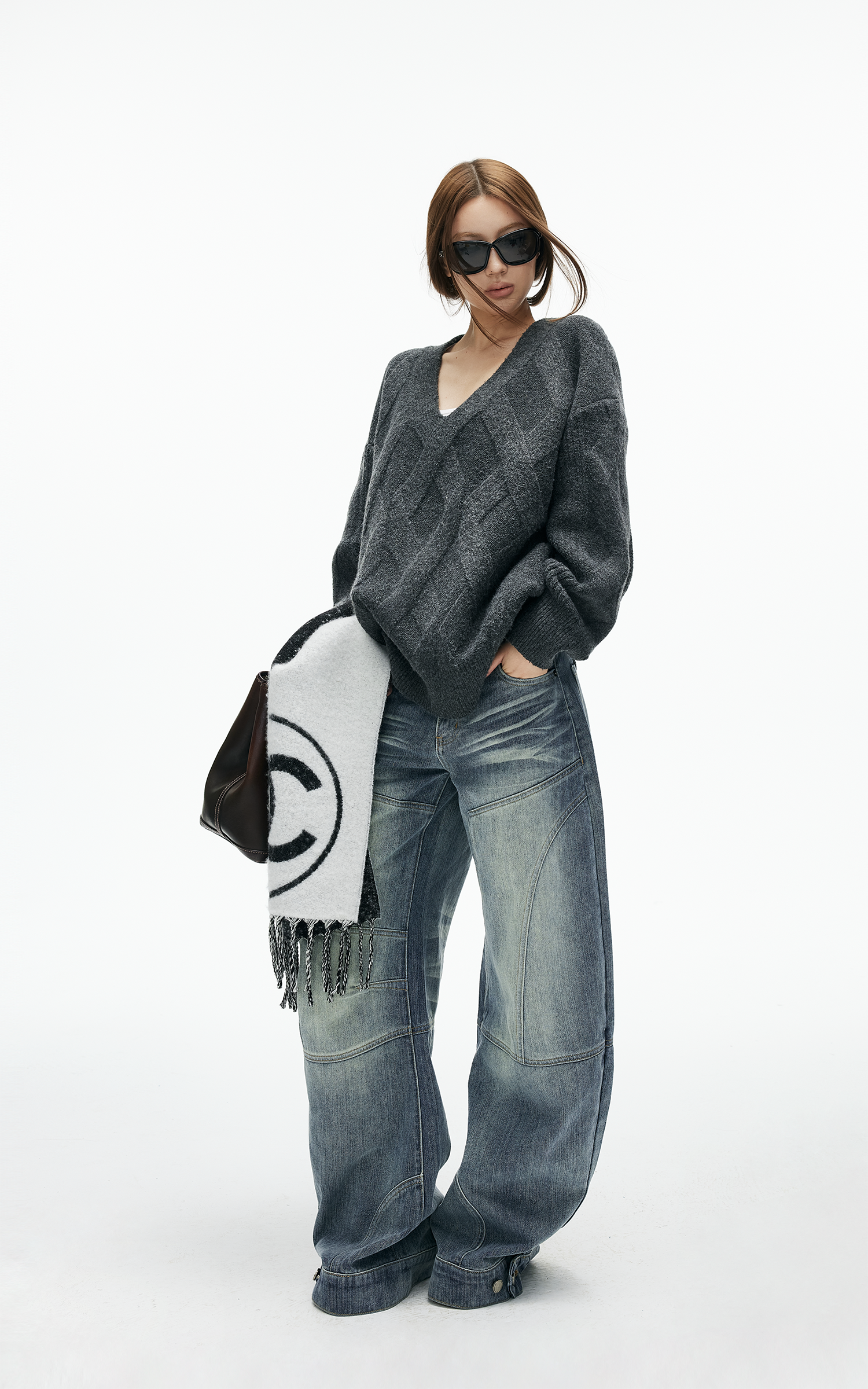 IAMXIAA カーブパネルステッチ付きのストラクチャードワイドレッグデニムパンツ