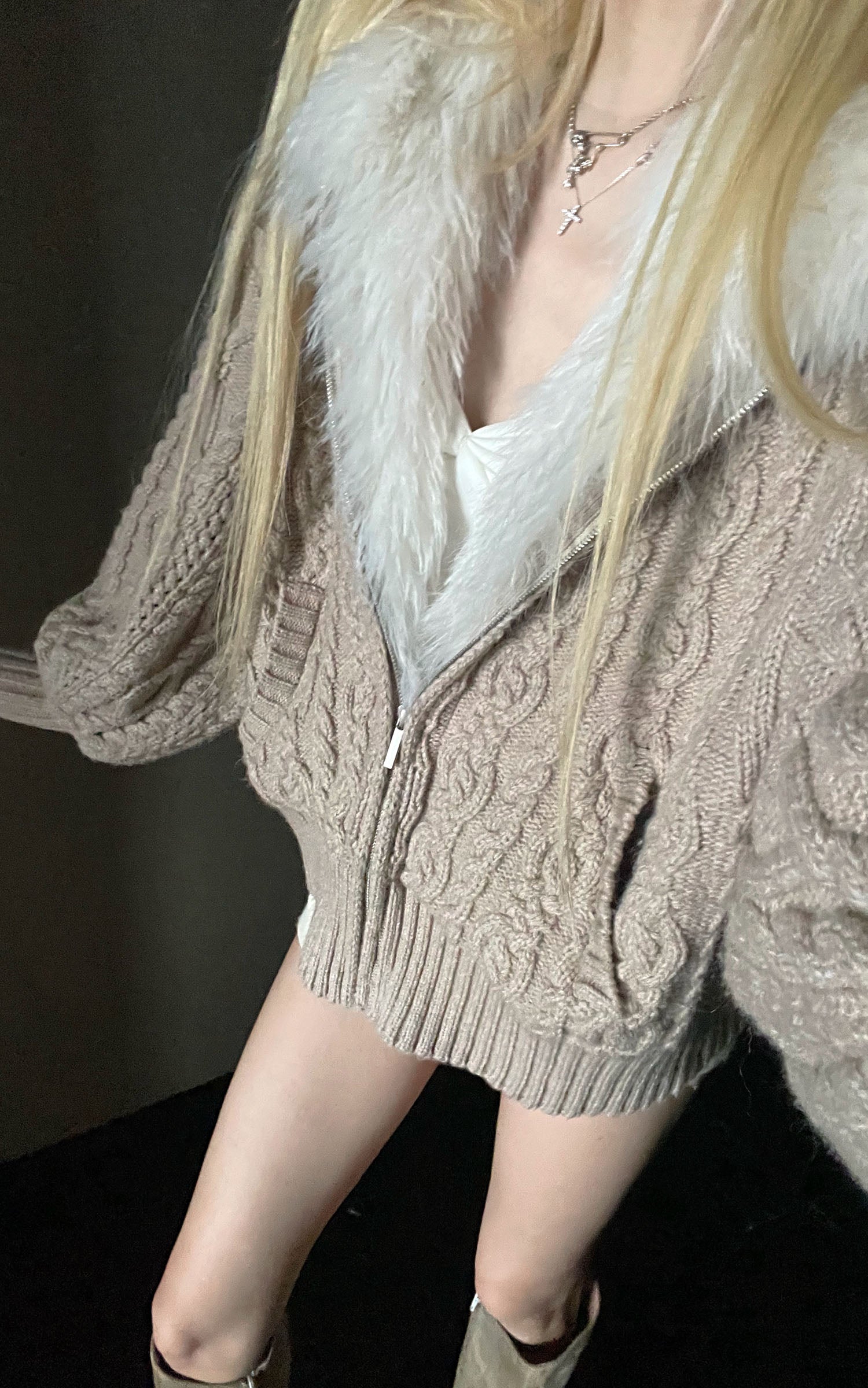 Rase le sol プラッシュライニング付きフードケーブルニットセータージャケット