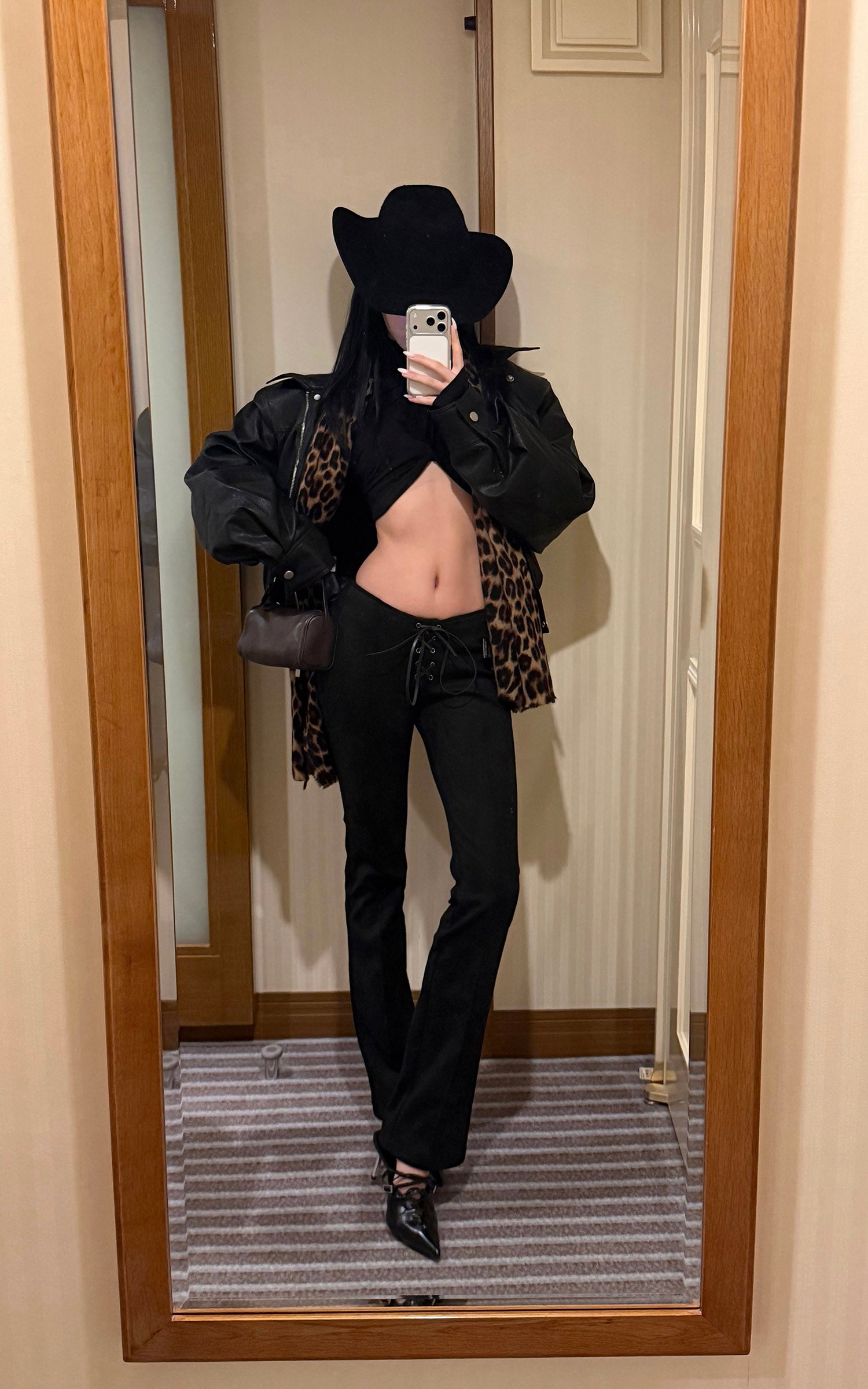 ROVENTE レースアップスカルプテッドフレアパンツ