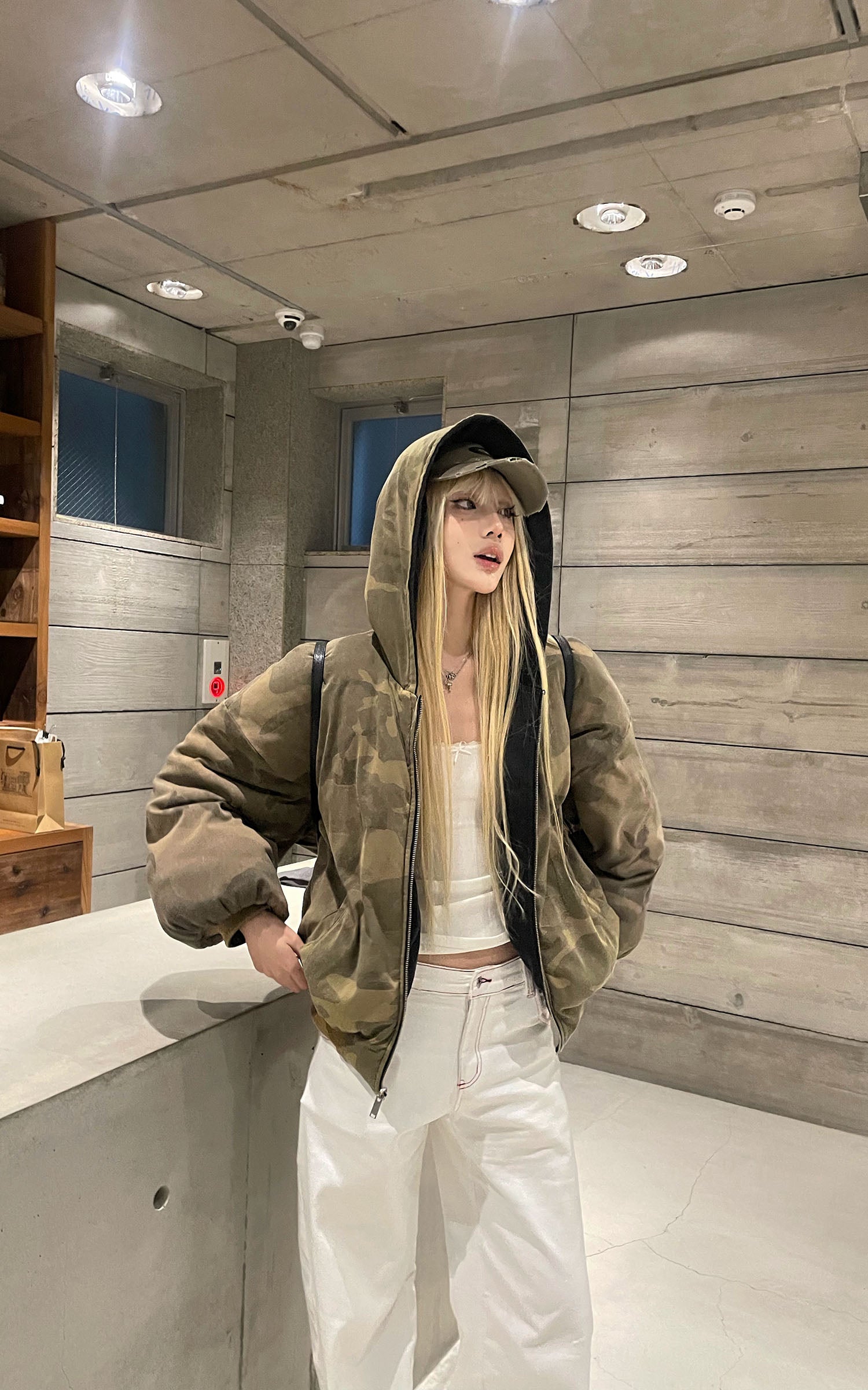 Rase le sol リバーシブルフード付きパファージャケット、迷彩と無地のサイド付き