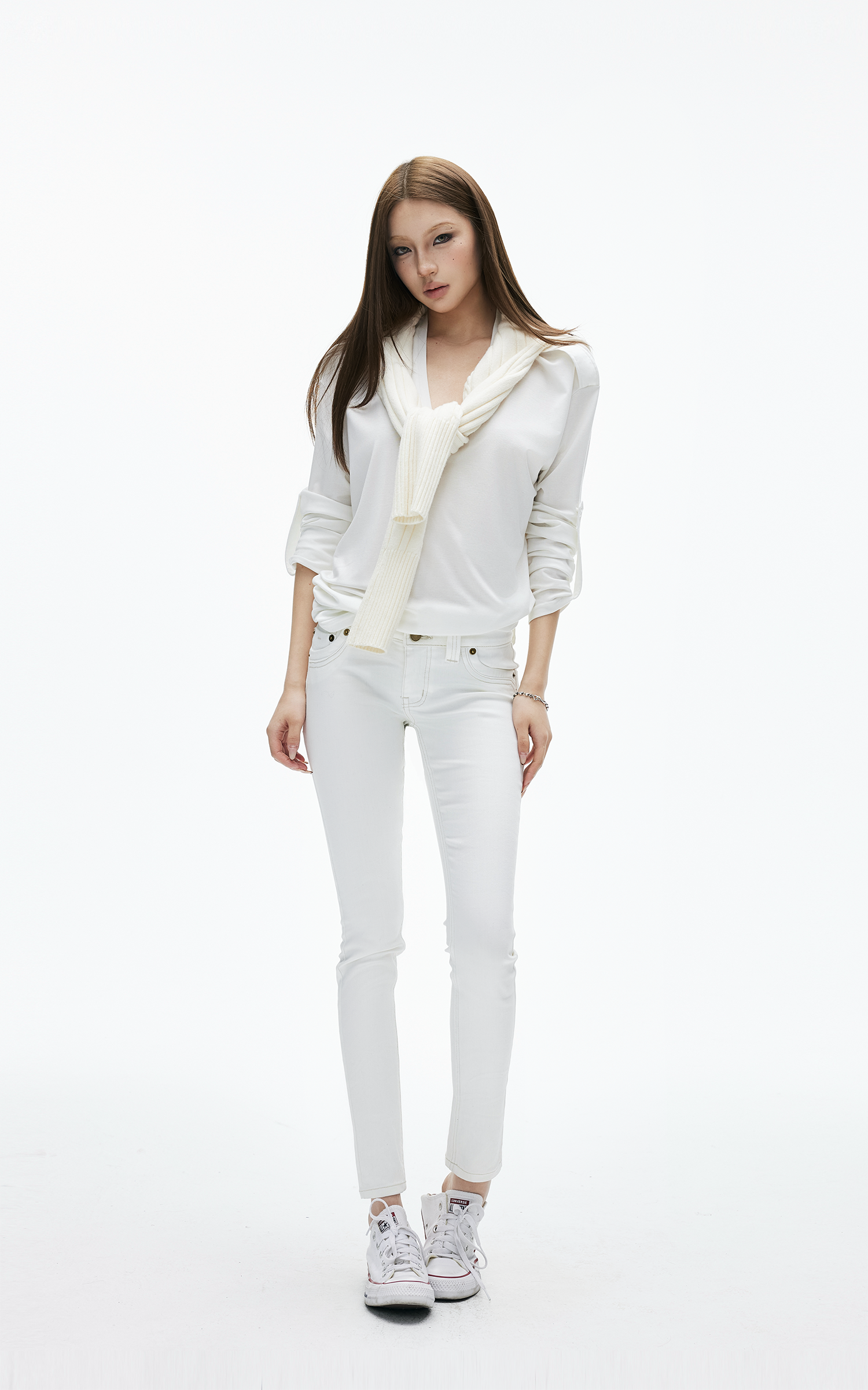 IAMXIAA スキニーローライズホワイトデニムジーンズ