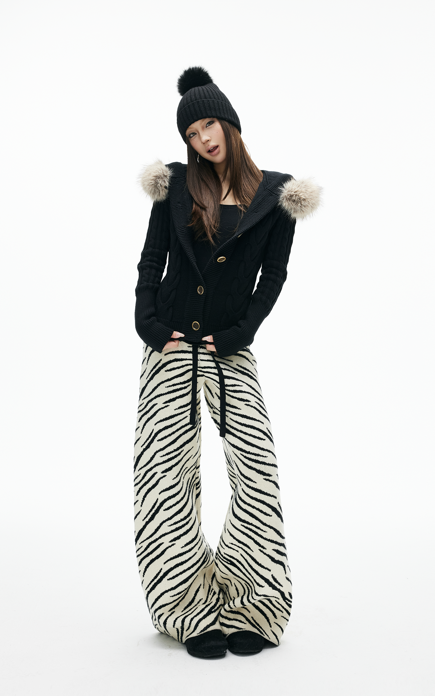 IAMXIAA Faux-Fur Hood Cable Knit Hoodie