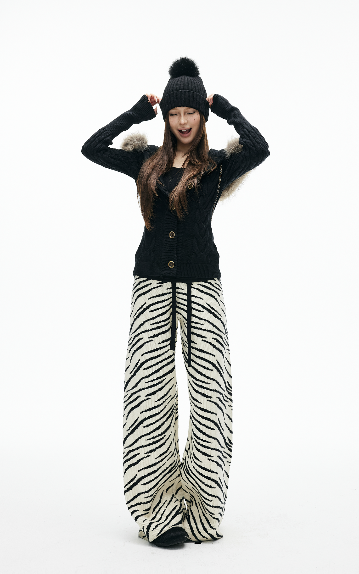 IAMXIAA ゼブラニットワイドレッグラウンジパンツ