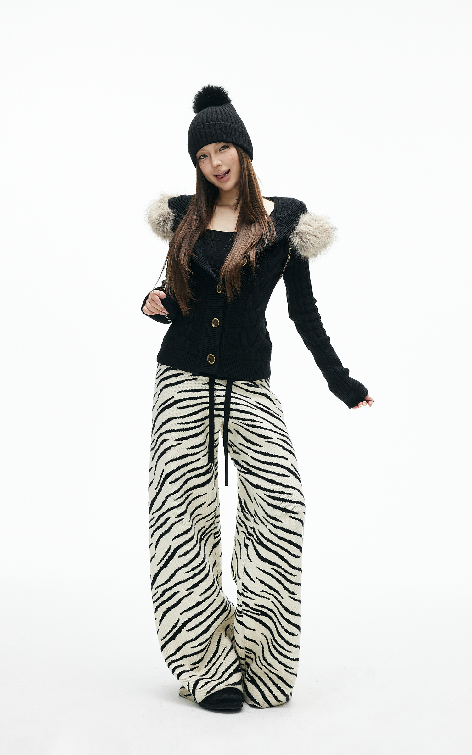 IAMXIAA Faux-Fur Hood Cable Knit Hoodie