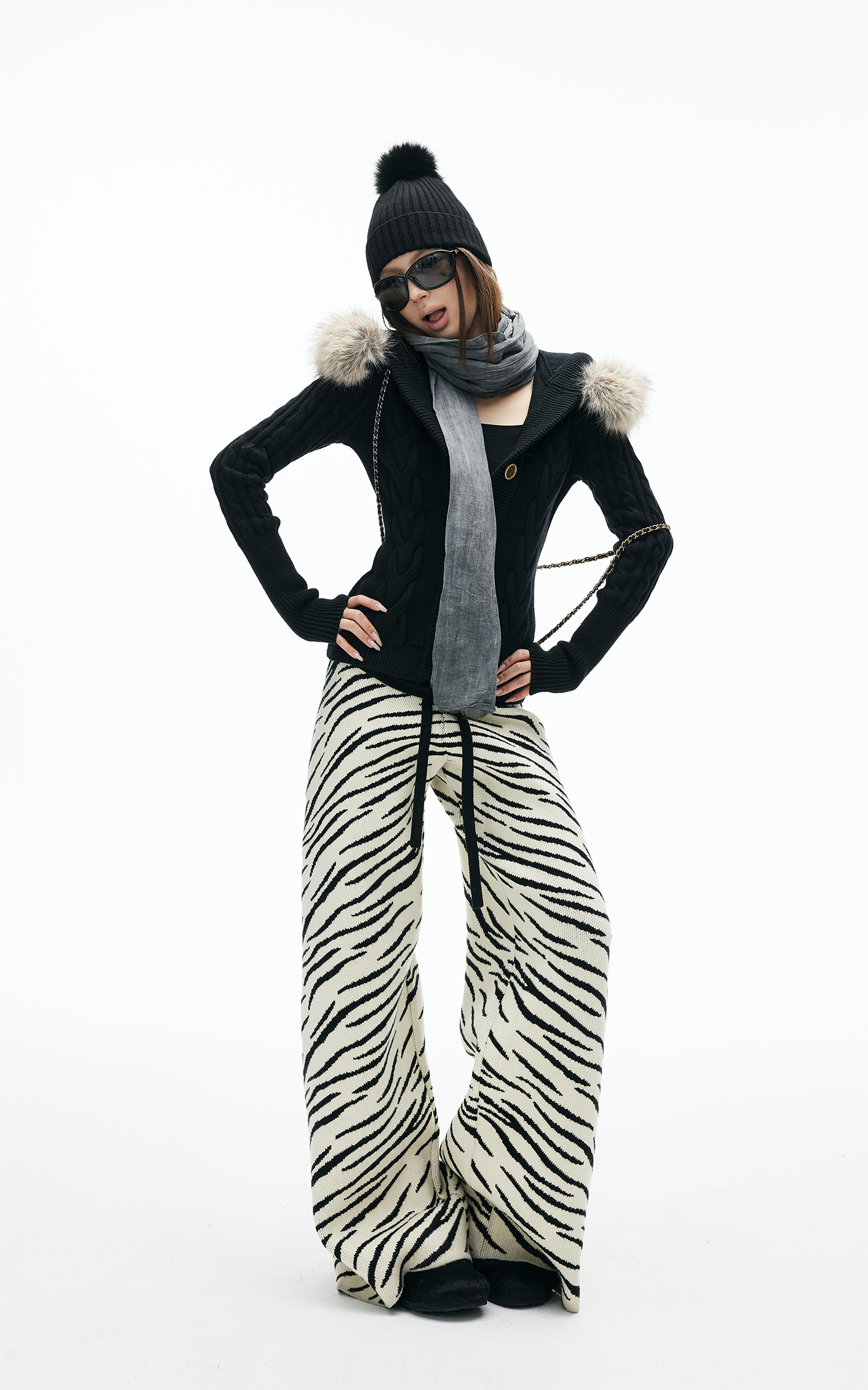 IAMXIAA Faux-Fur Hood Cable Knit Hoodie