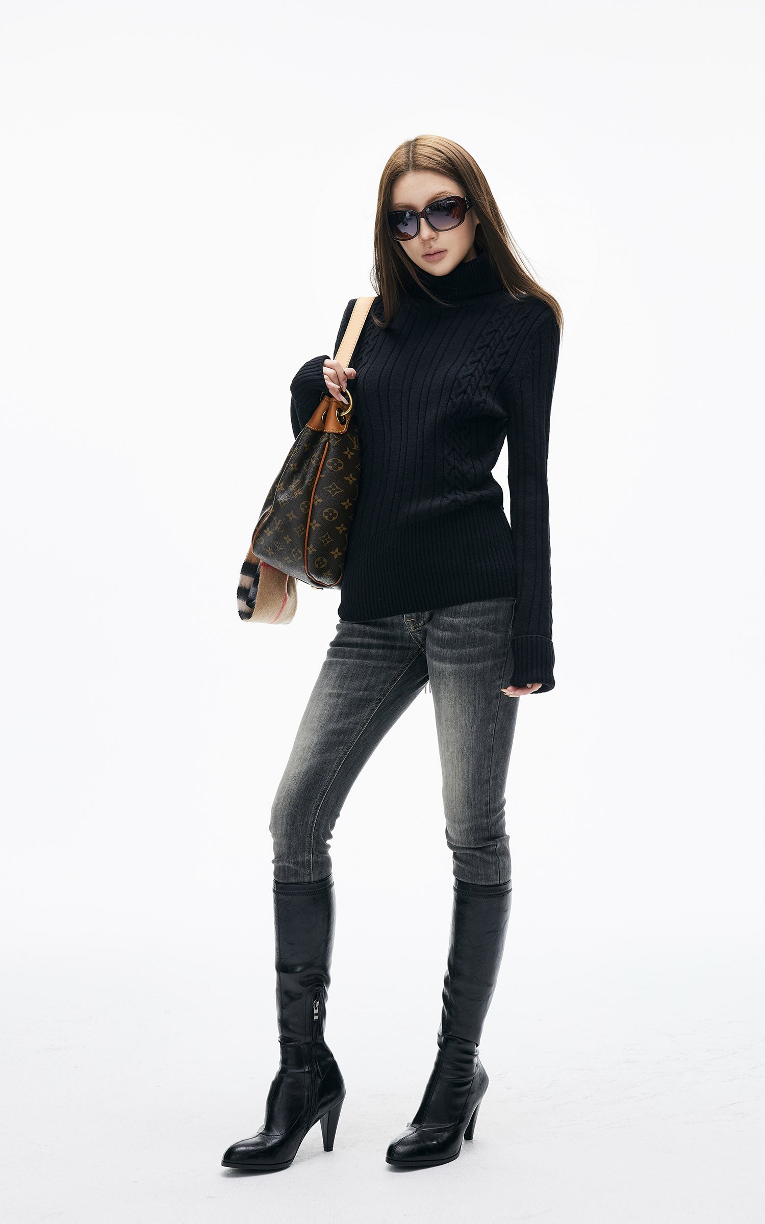 IAMXIAA ケーブルニットリブタートルネックスリムセーター