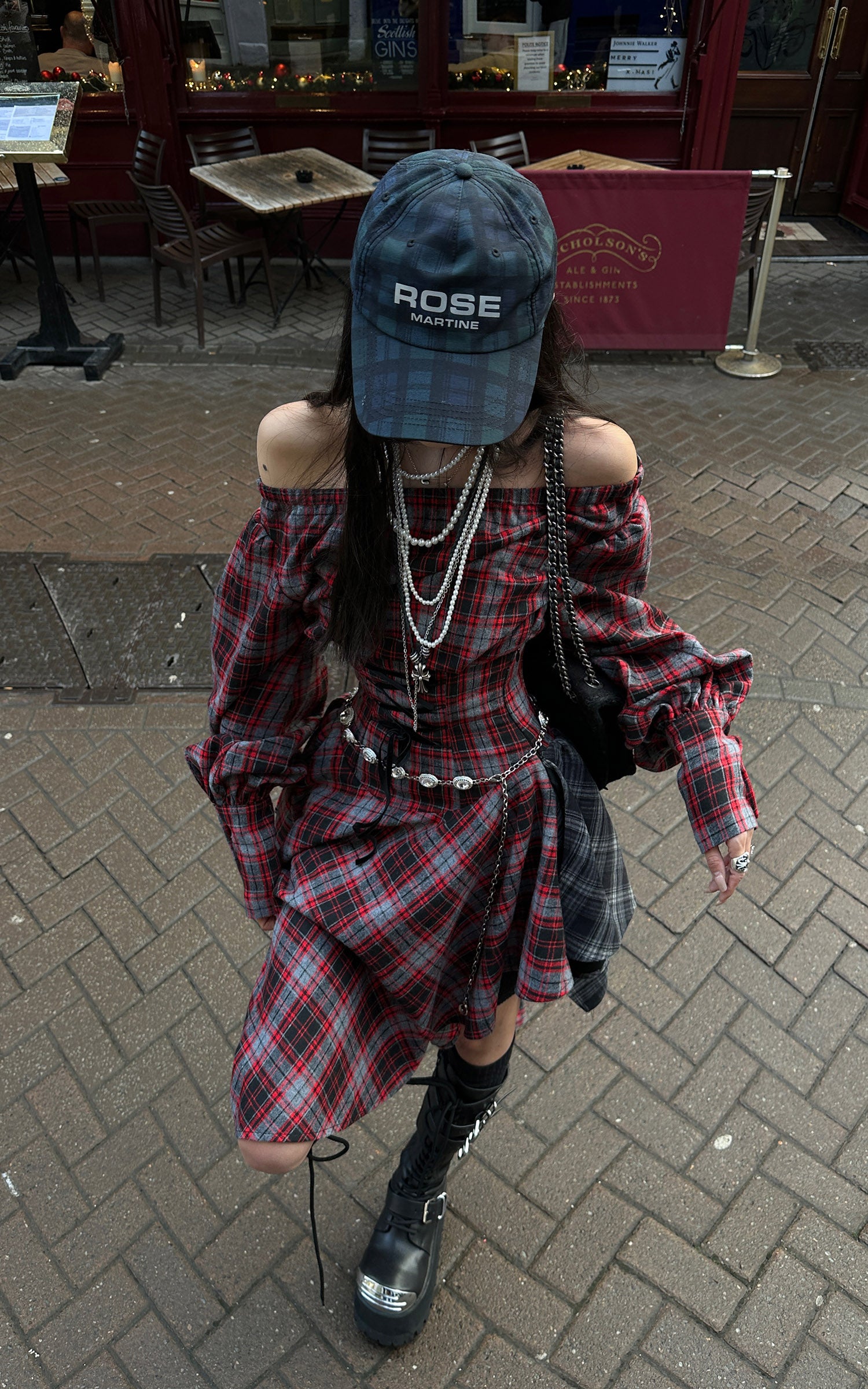 WARDEN EDGE ドレープパネル付きアシンメトリックチェックオフショルダードレス