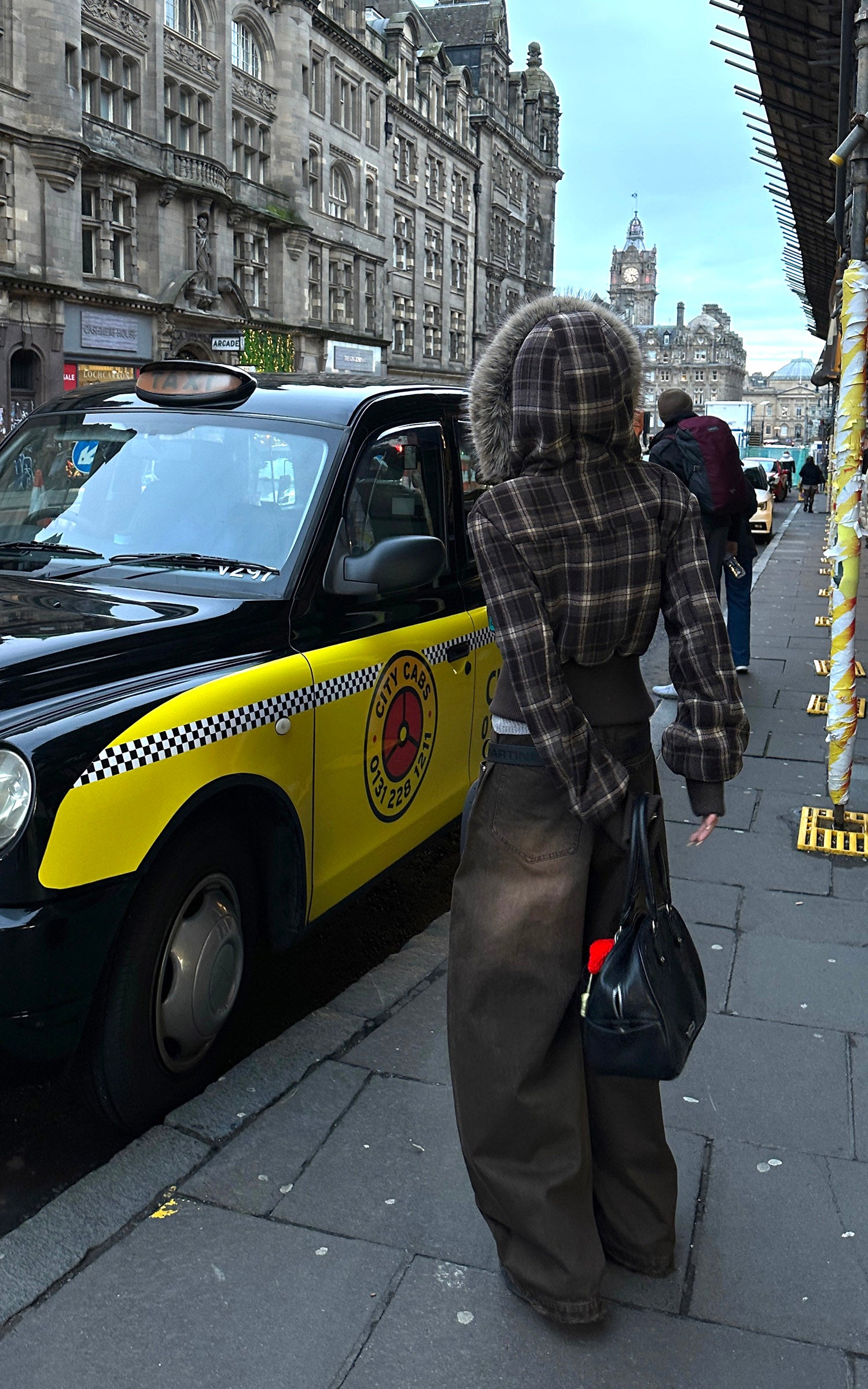 WARDEN EDGE 取り外し可能なファー付き構造的チェック柄ダウンジャケット