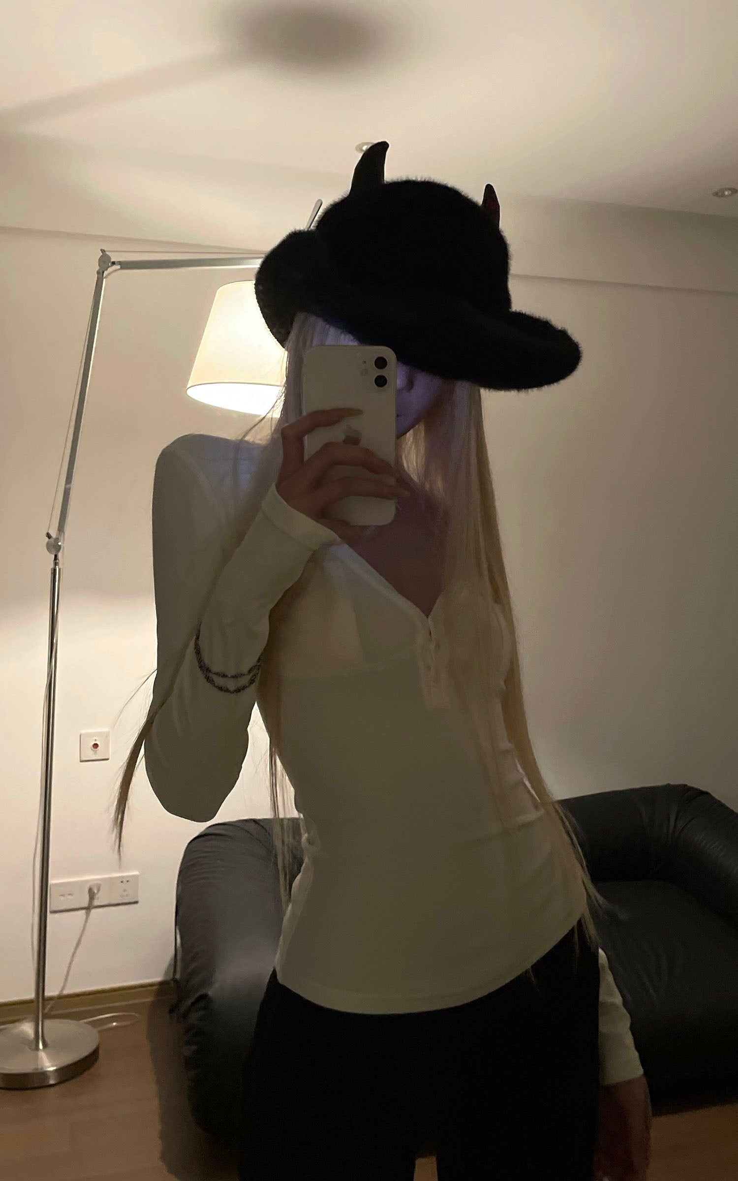 Rase le sol デビルホーンフェイクファー帽子 ウェスタンシルエット ステートメントフェドーラ