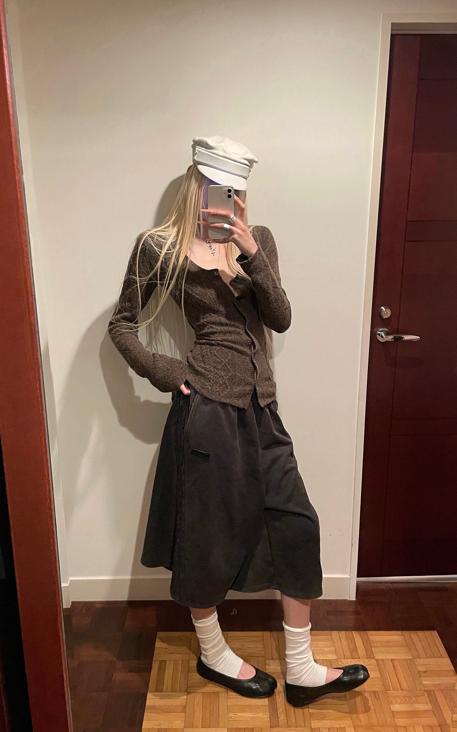 スリムフィット ダイヤ柄ボタン付きニットトップ