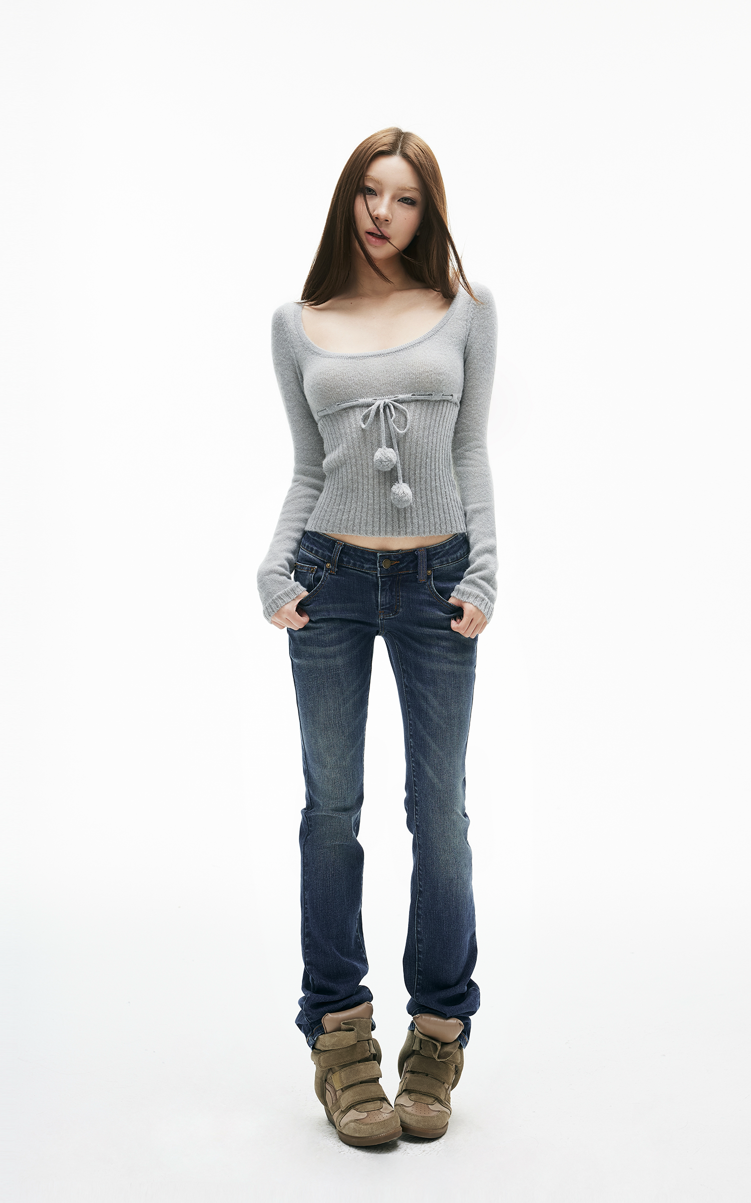 IAMXIAA Low-Rise Slim Flared Jeans