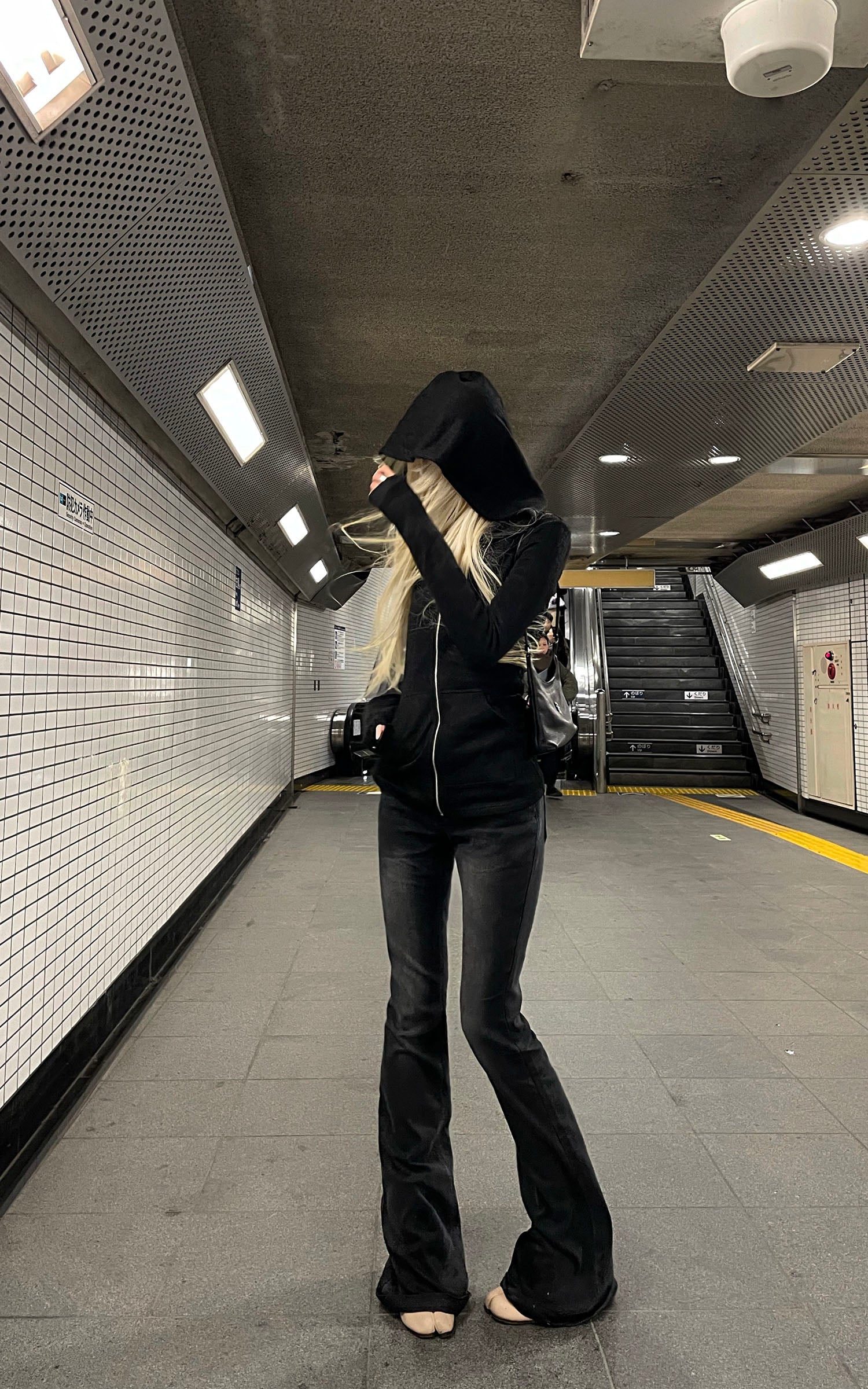 Rase le sol ミニマリストフィットニットフーディージャケット