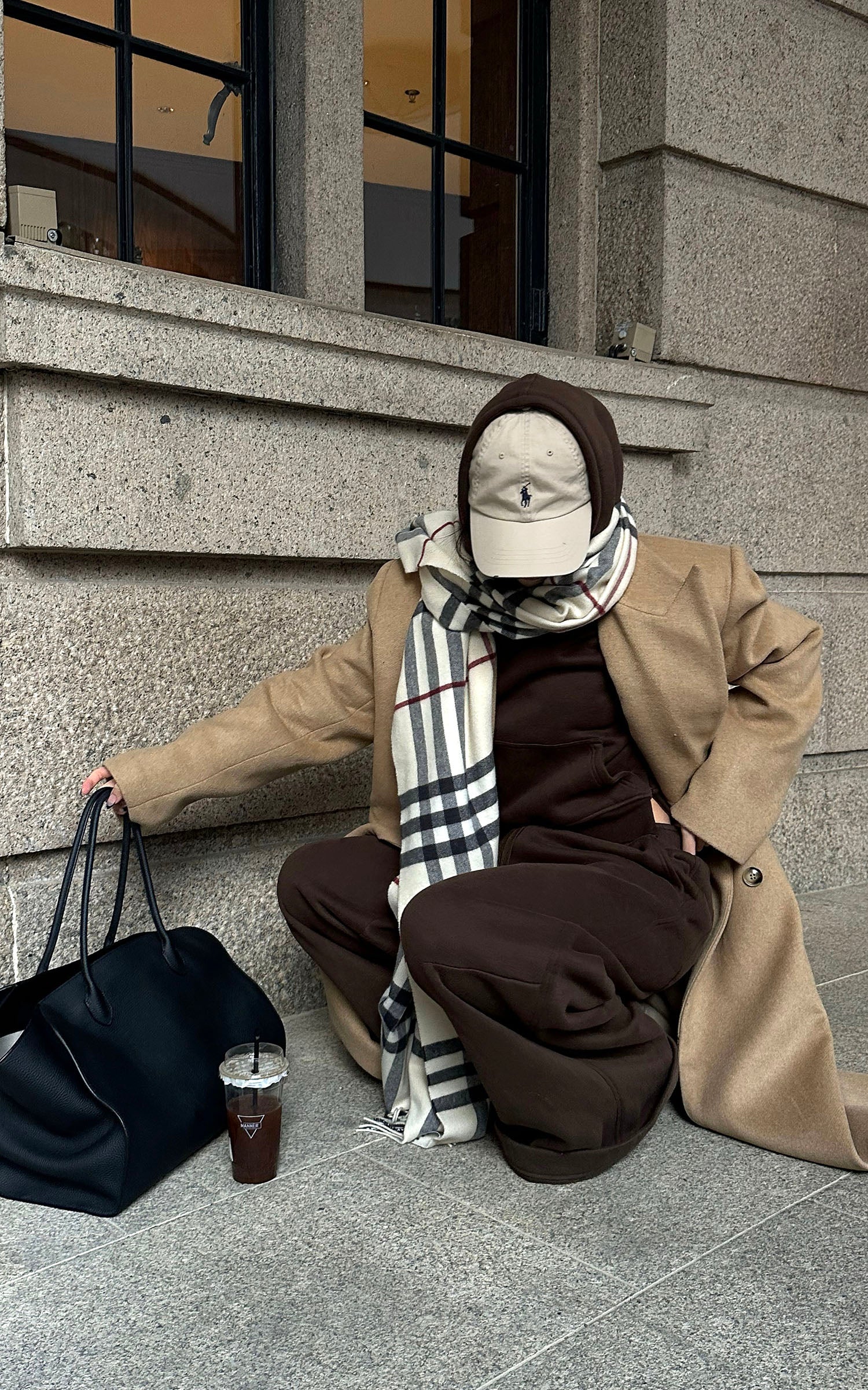 ROVENTE クロップドフーディーとワイドレッグパンツセット