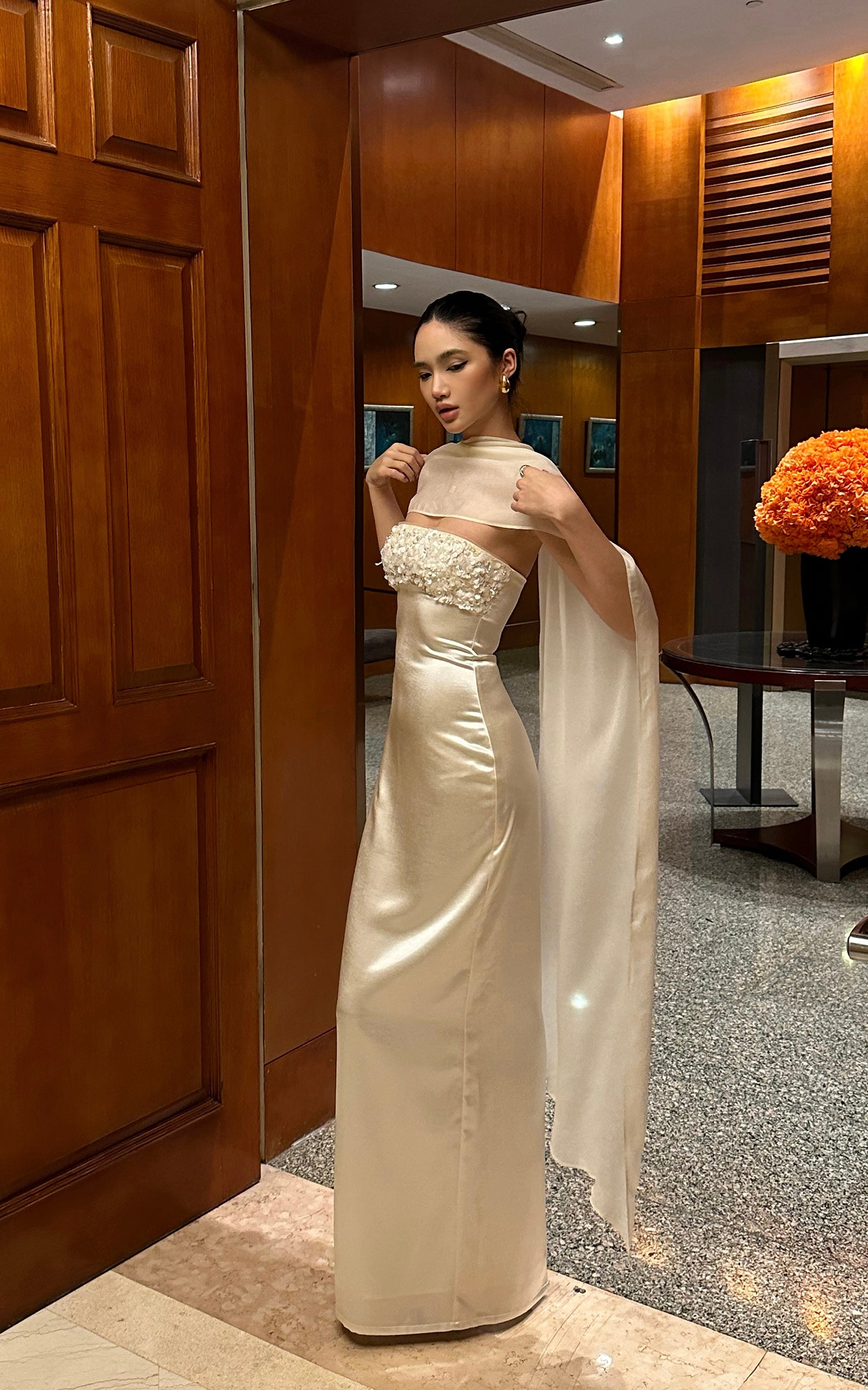 ROVENTE Sequin Strapless Dress with Shawl