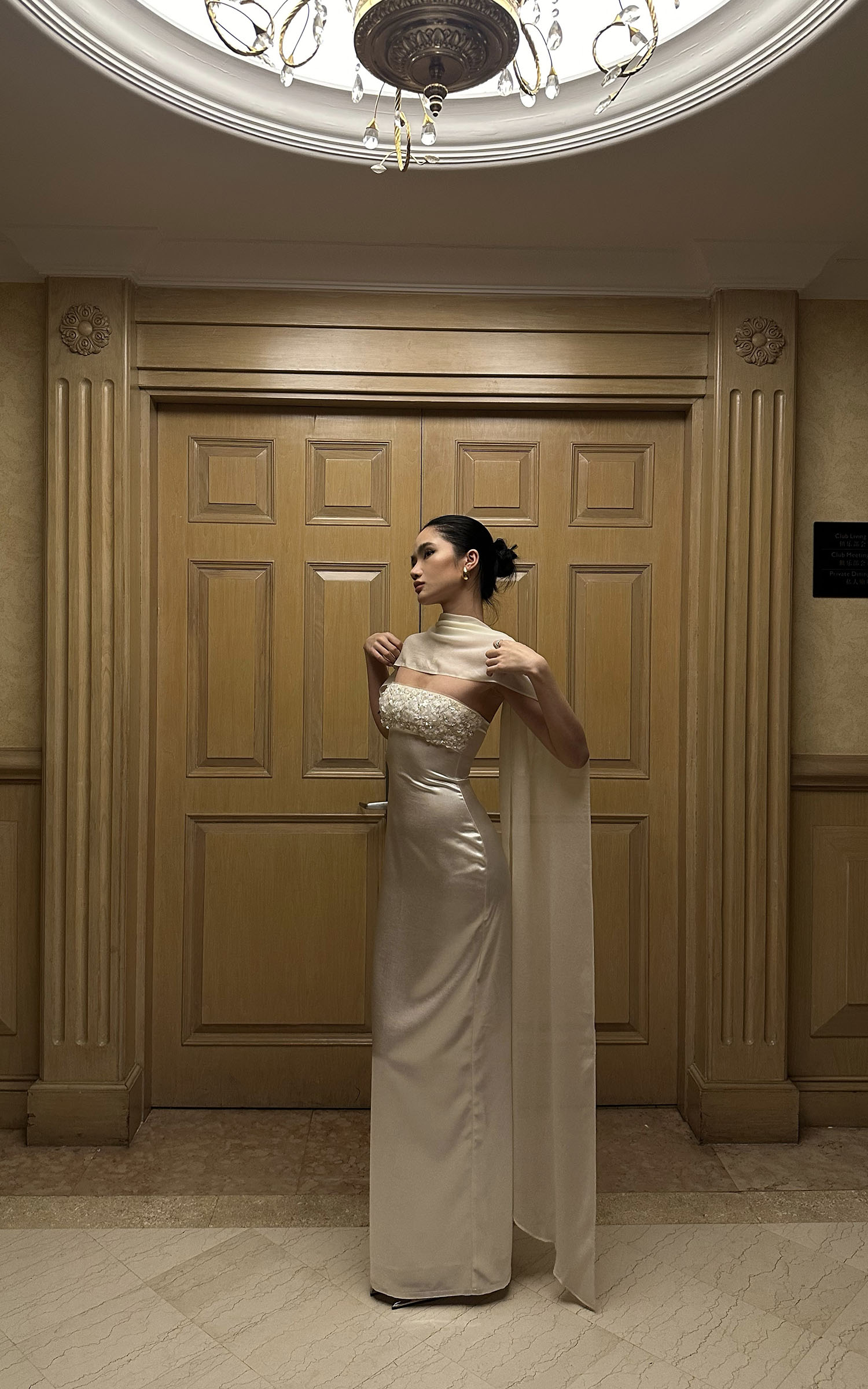 ROVENTE Sequin Strapless Dress with Shawl