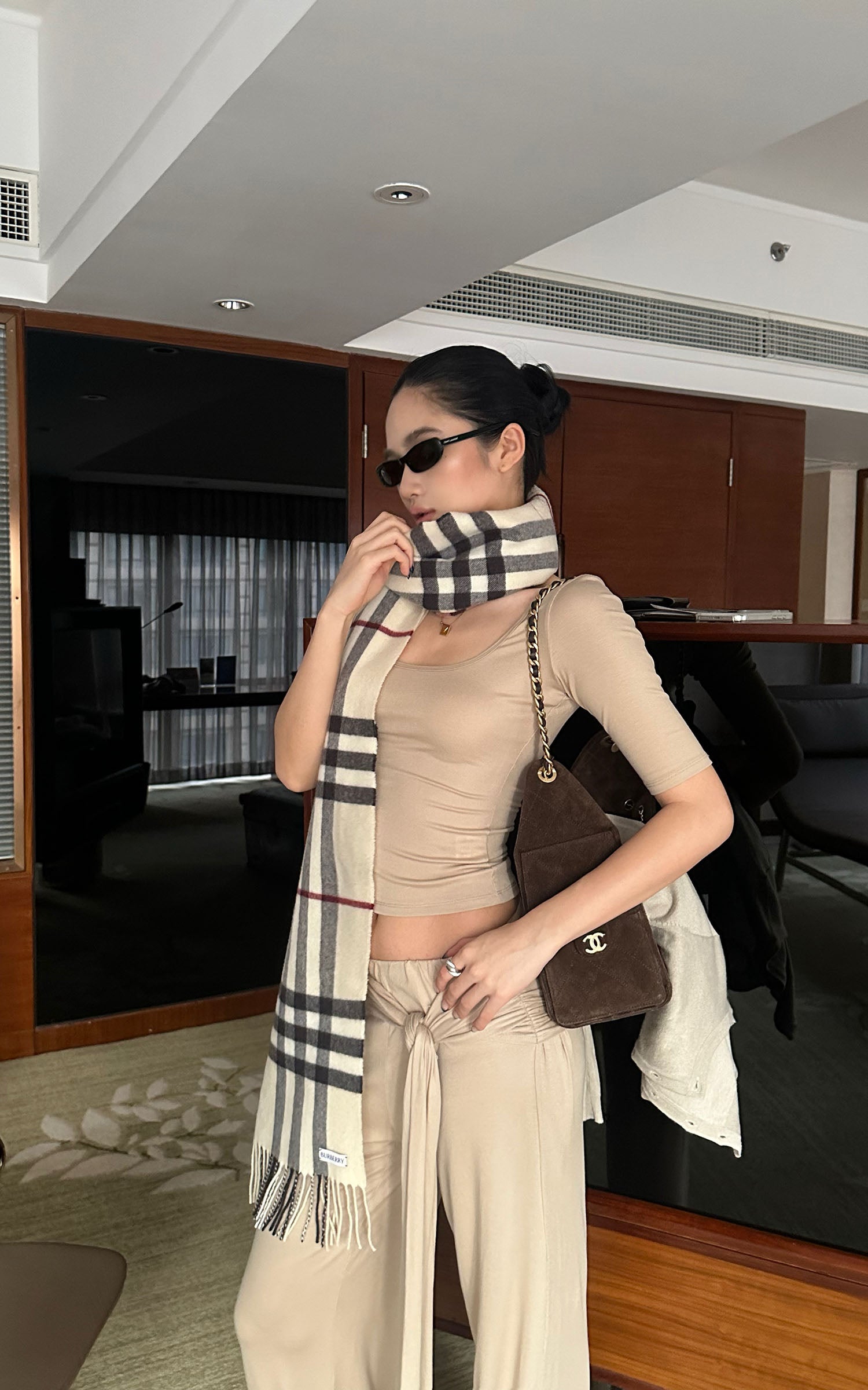 ROVENTE Scoop Neck Fitted Tee