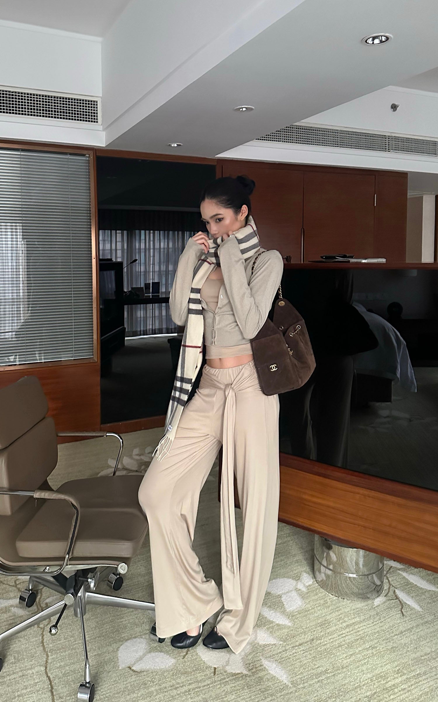 ROVENTE Scoop Neck Fitted Tee