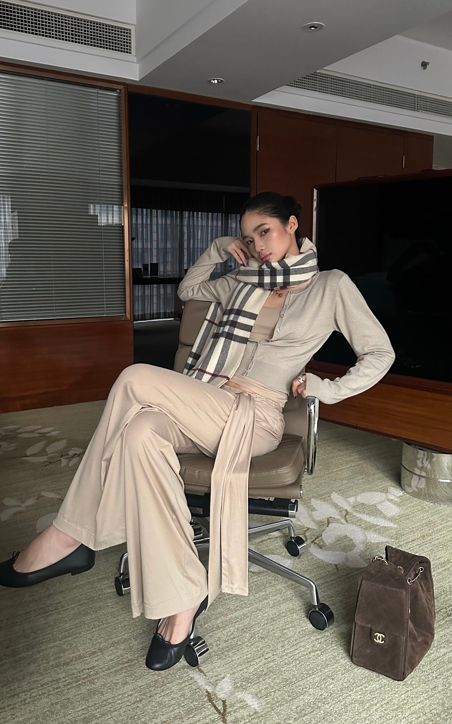 ROVENTE Scoop Neck Fitted Tee