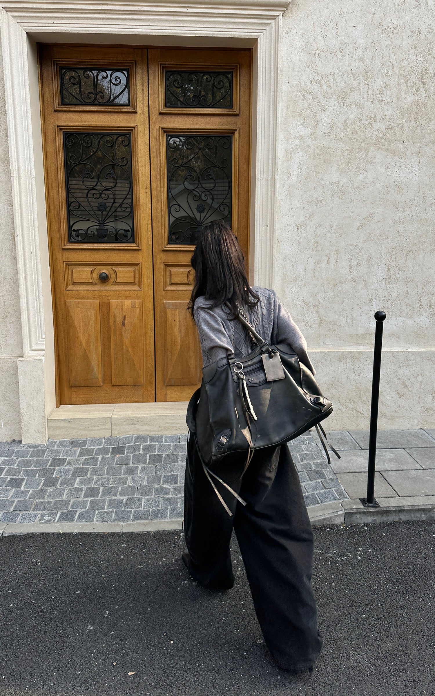 WARDEN EDGE 立体ケーブル編みクロップドセーター