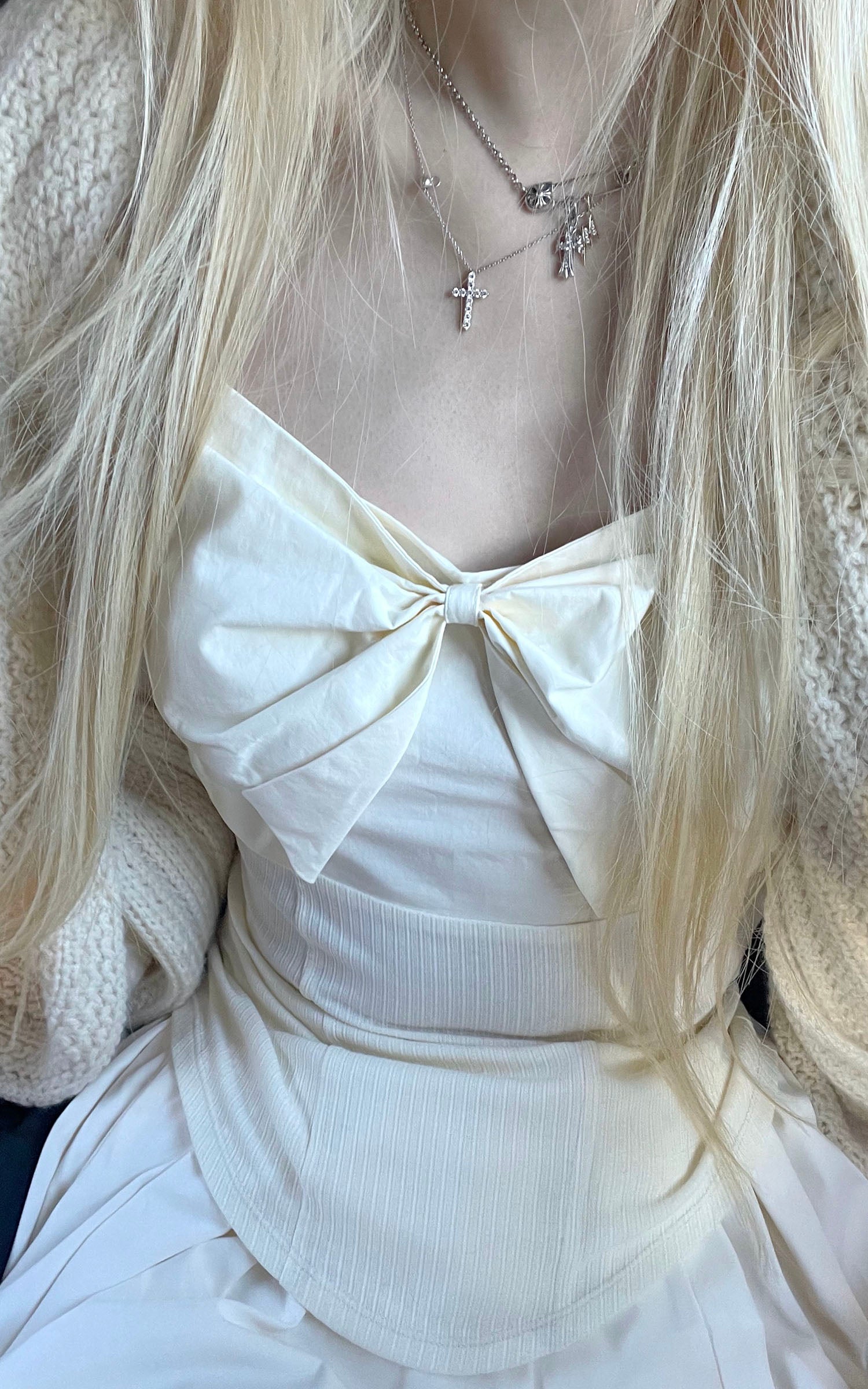 Rase le sol リブ編みロングスリーブトップ、構造的なリボンとフリルヘムショートパンツセット