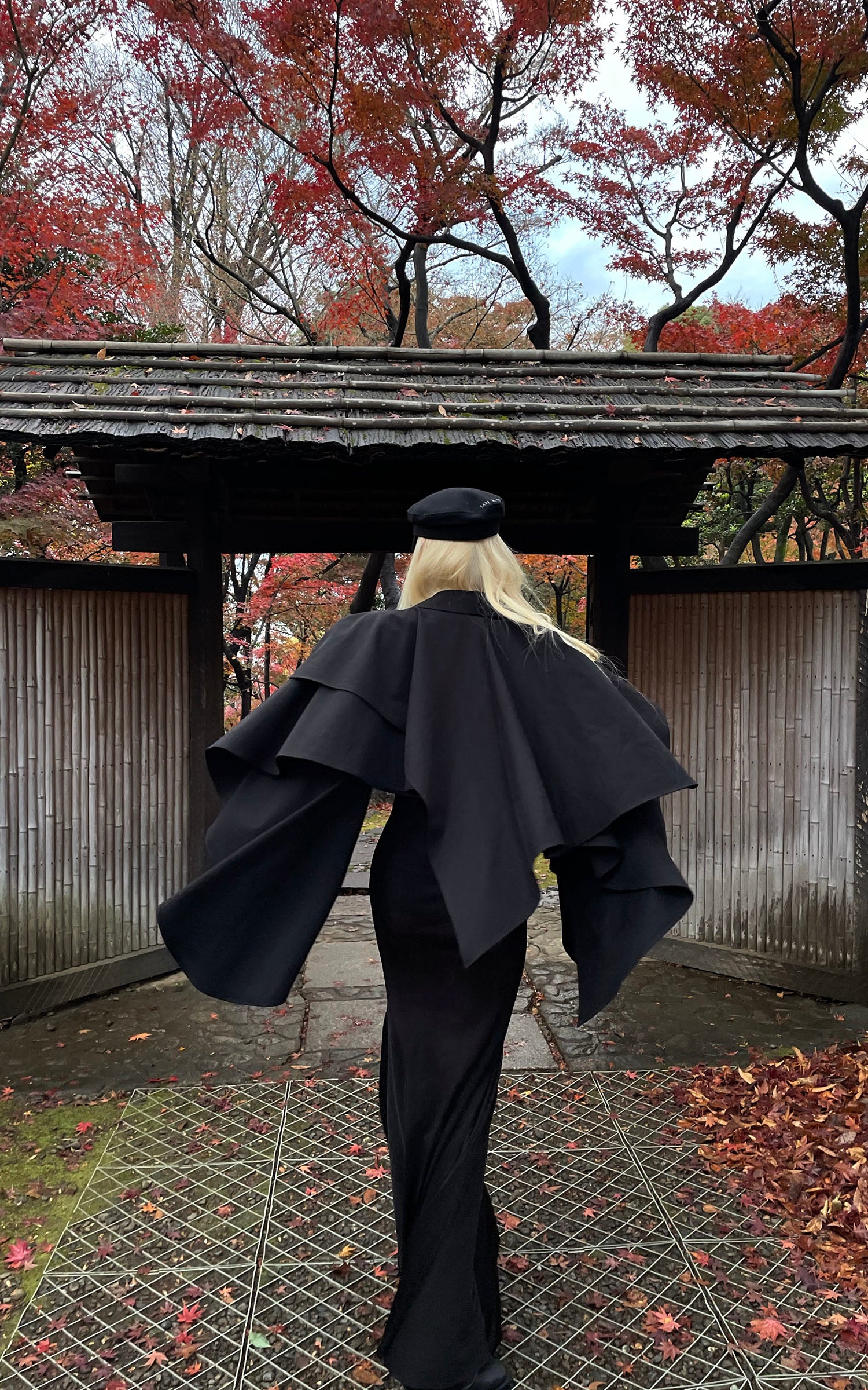 Rase le sol フィッシュテールストラップレスドレスセット付きレイヤードケープジャケット