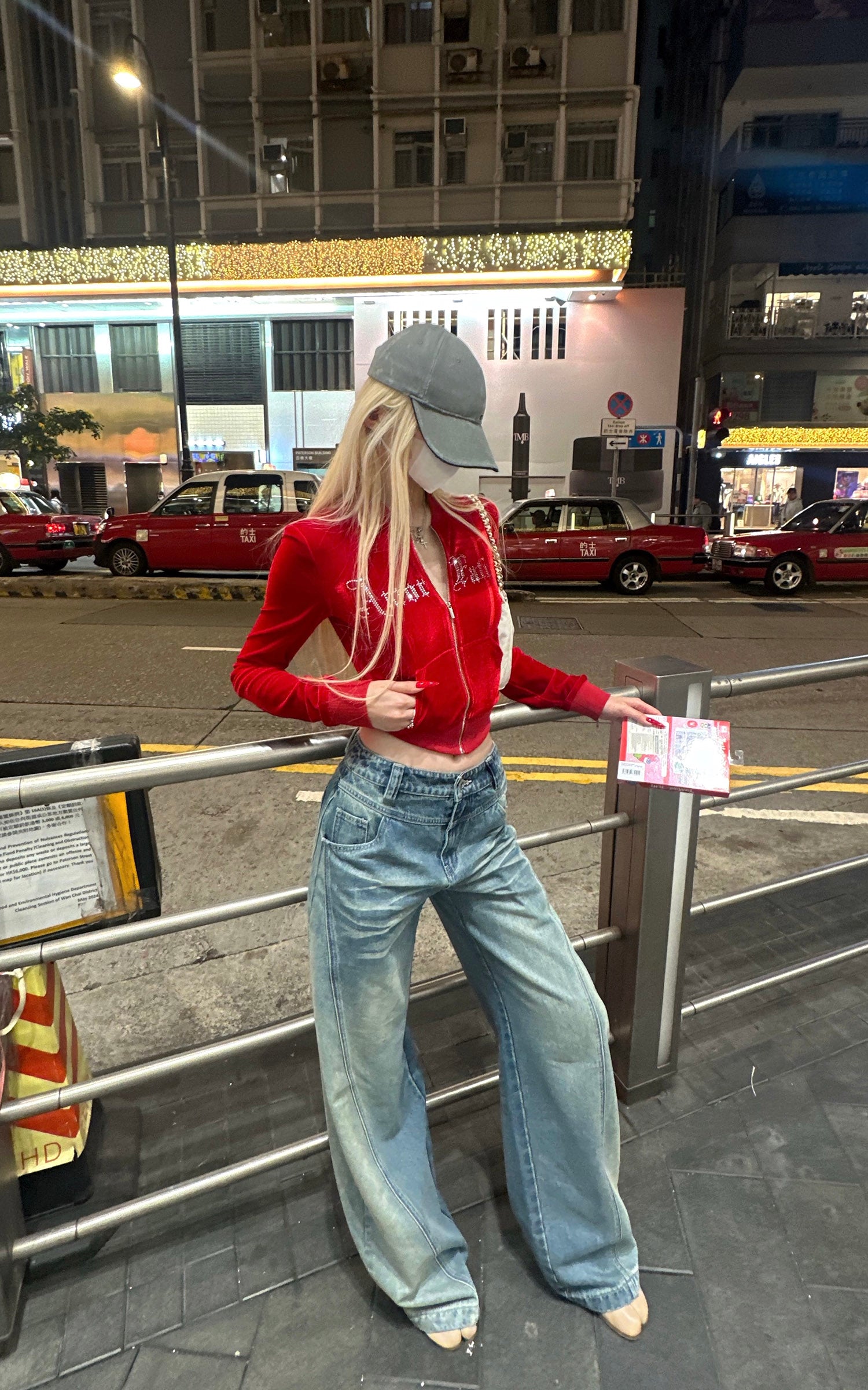 Rase le sol ラインストーンのゴシック文字入りベルベットジップアップジャケット