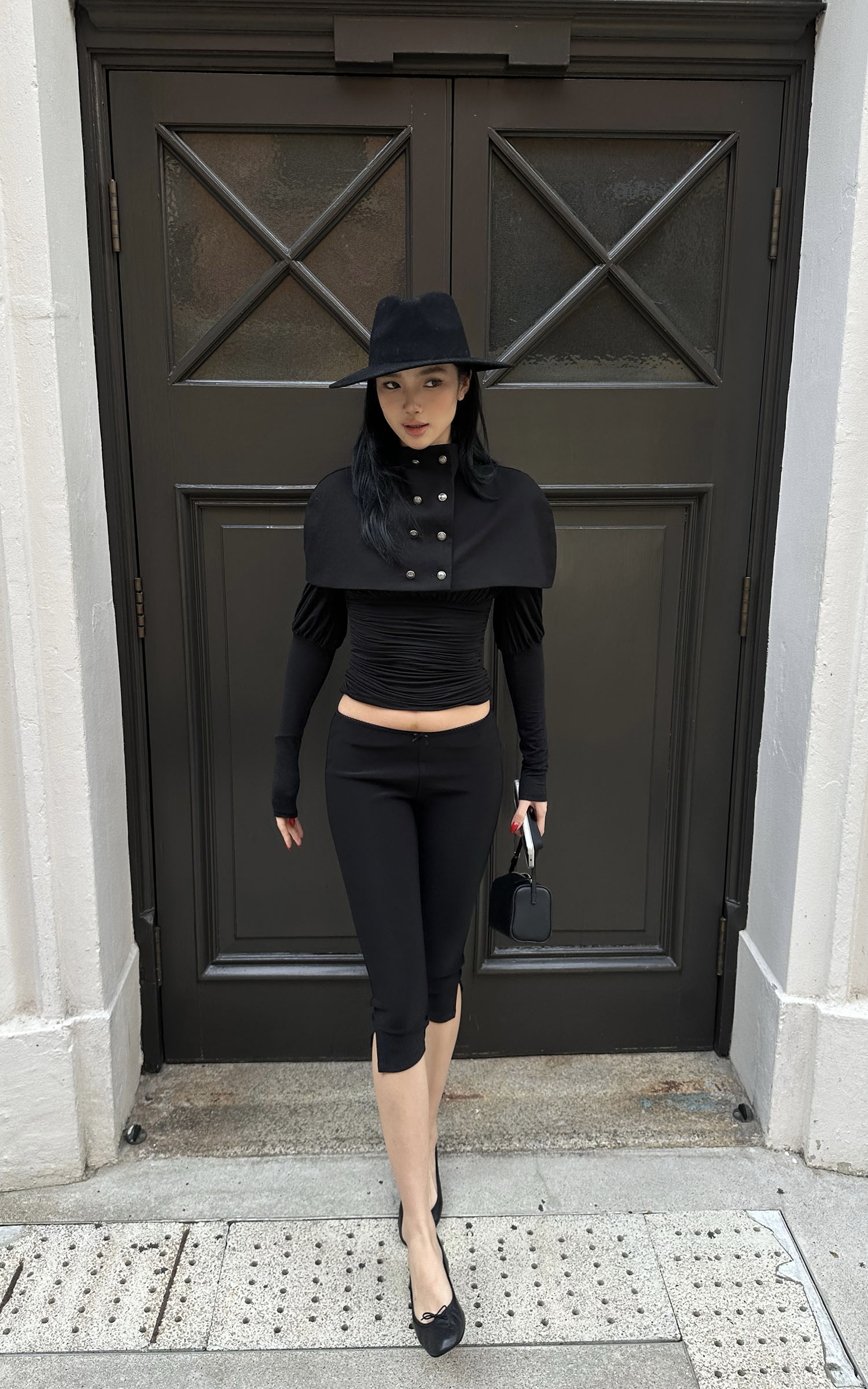 ROVENTE アシンメトリックハイネックケープショール