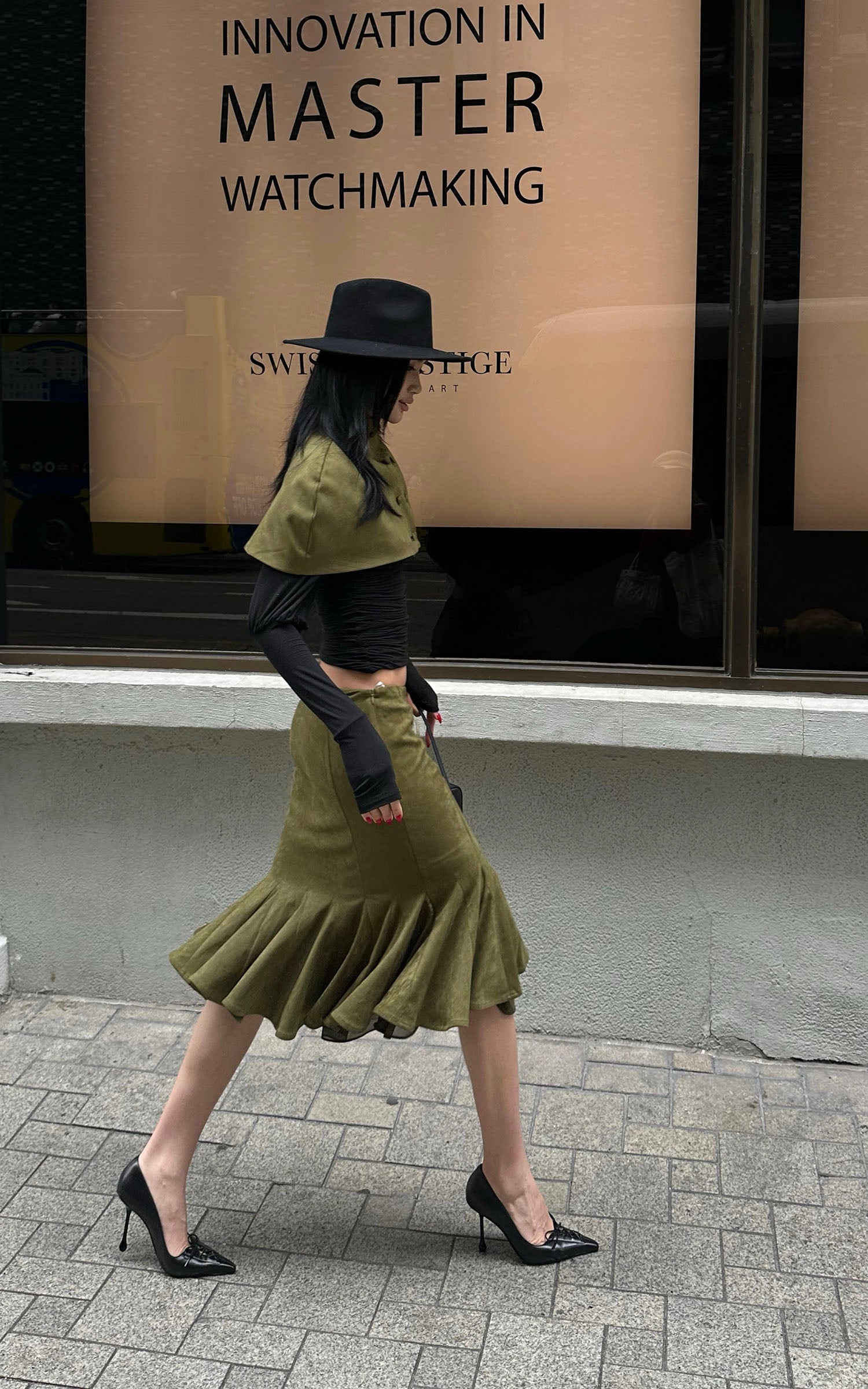 ROVENTE フェイクスエードケープ＆ミディスカートセット