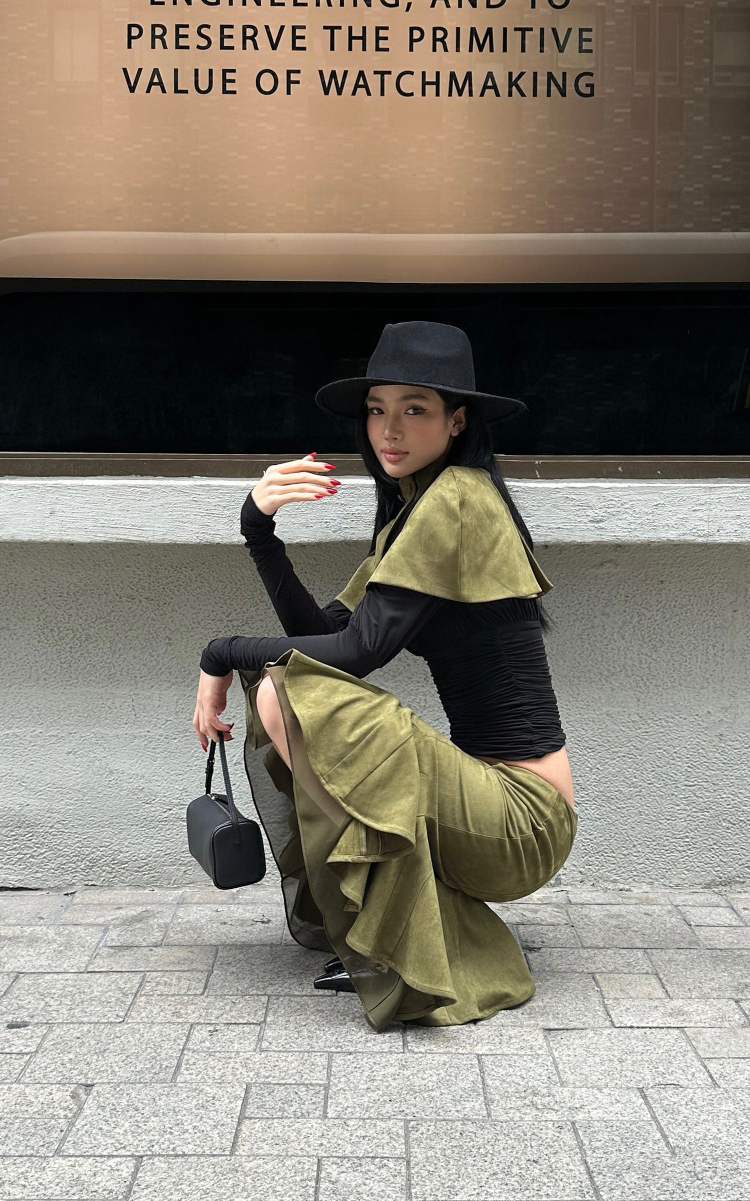 ROVENTE アシンメトリックハイネックケープショール