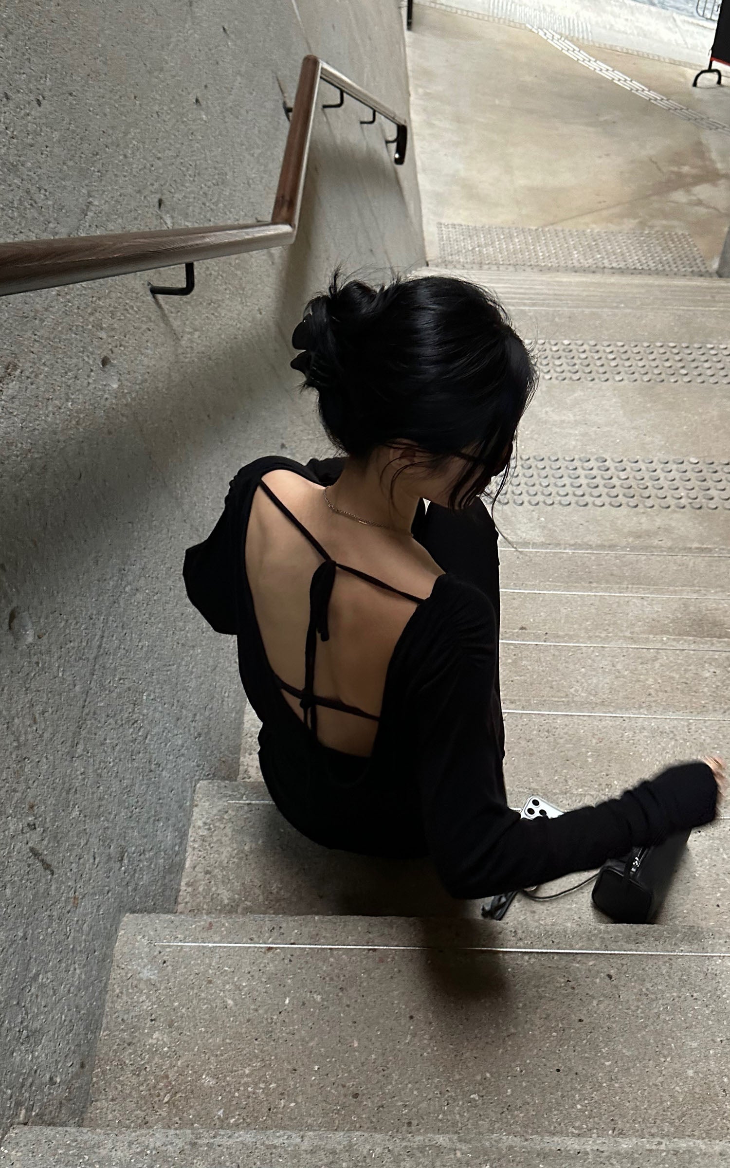 ROVENTE Deep V Draped Long Sleeve T-Shirt and Slim Cropped Pants Set