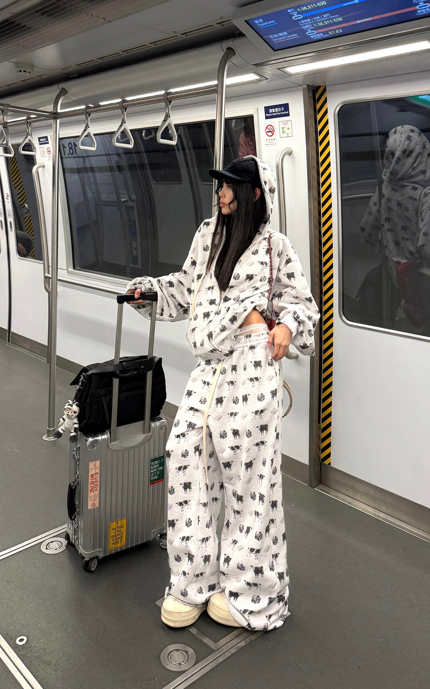 WARDEN EDGE オールオーバープリントフード付きスウェットシャツとワイドレッグスウェットパンツセット