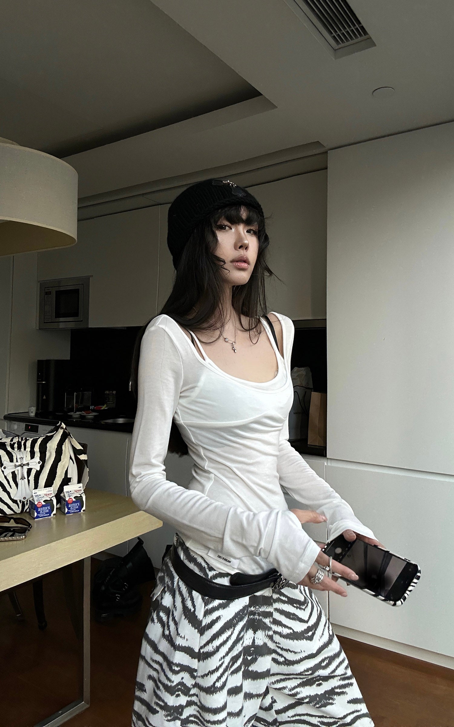 WARDEN EDGE ホワイトゼブラパターンワイドレッグトラウザーズ