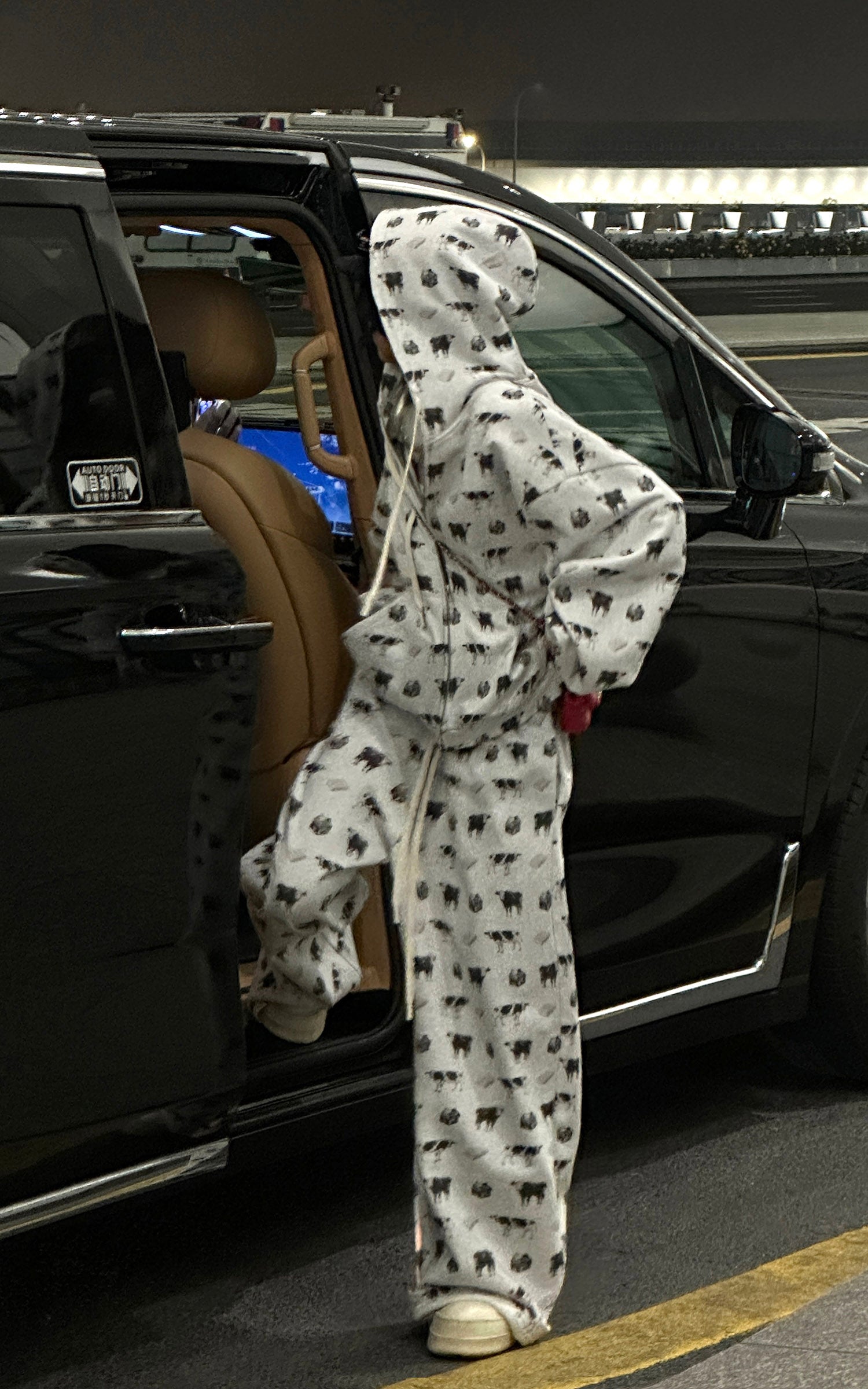 WARDEN EDGE オールオーバープリントフード付きスウェットシャツとワイドレッグスウェットパンツセット