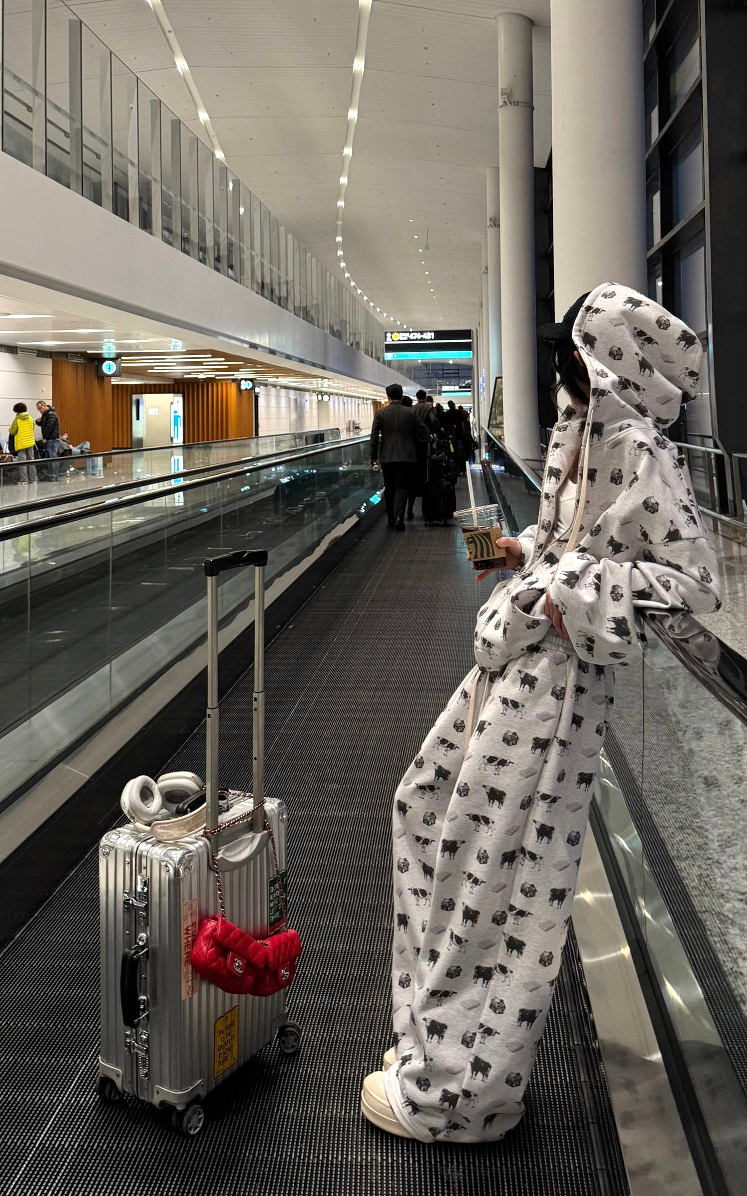 WARDEN EDGE オールオーバープリントフード付きスウェットシャツとワイドレッグスウェットパンツセット