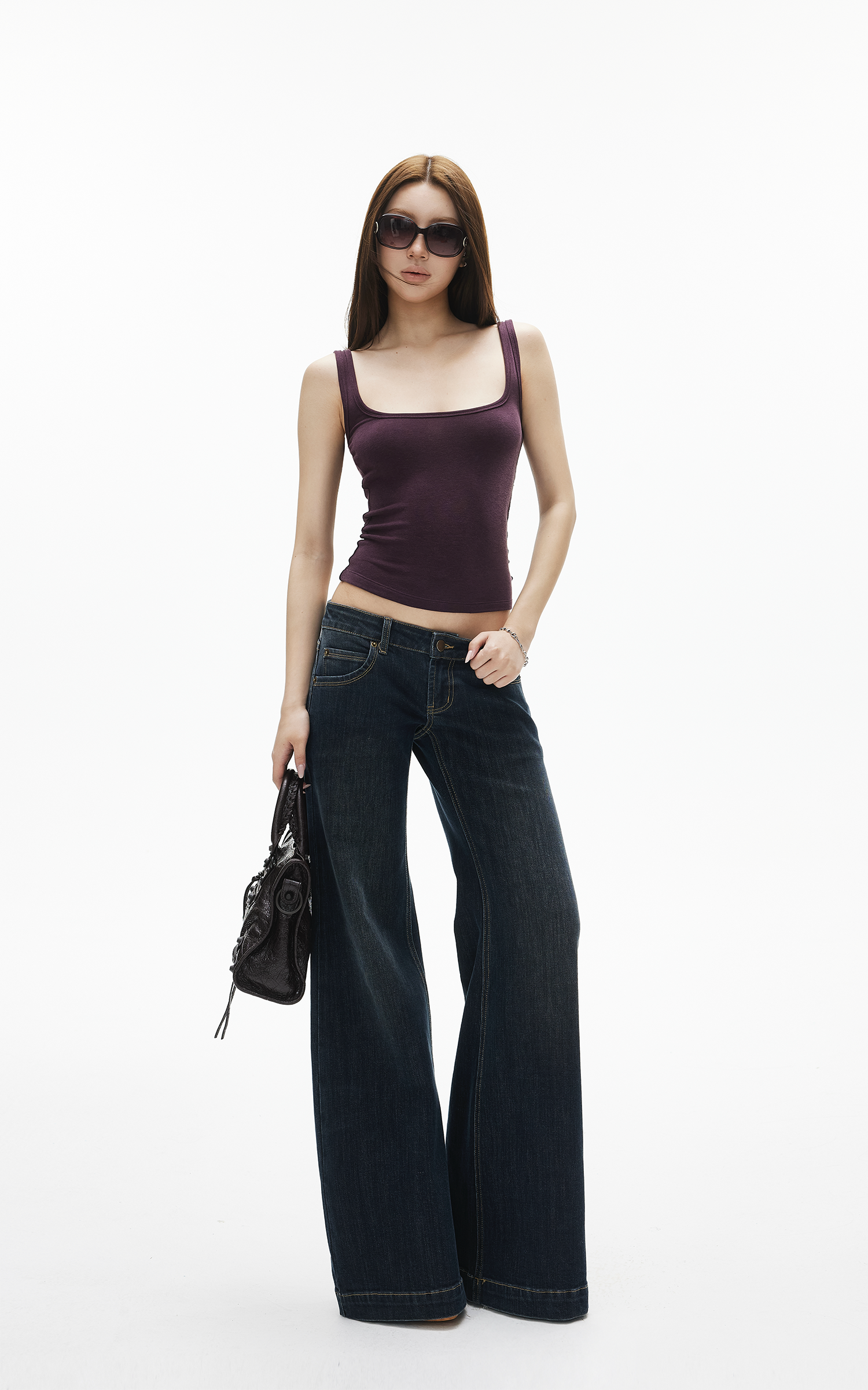 IAMXIAA Low-Rise Fitted Flared Jeans