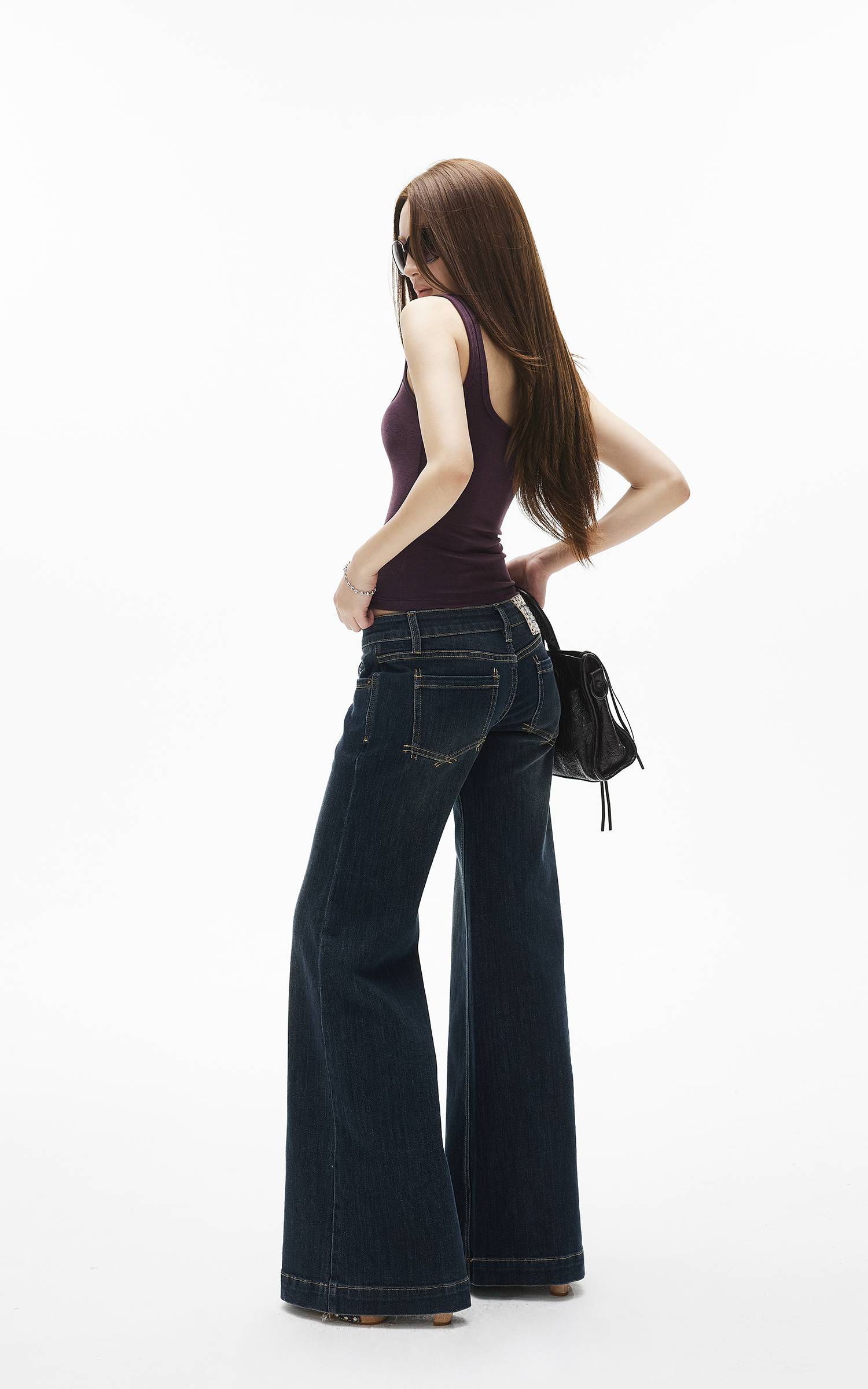 IAMXIAA Low-Rise Fitted Flared Jeans