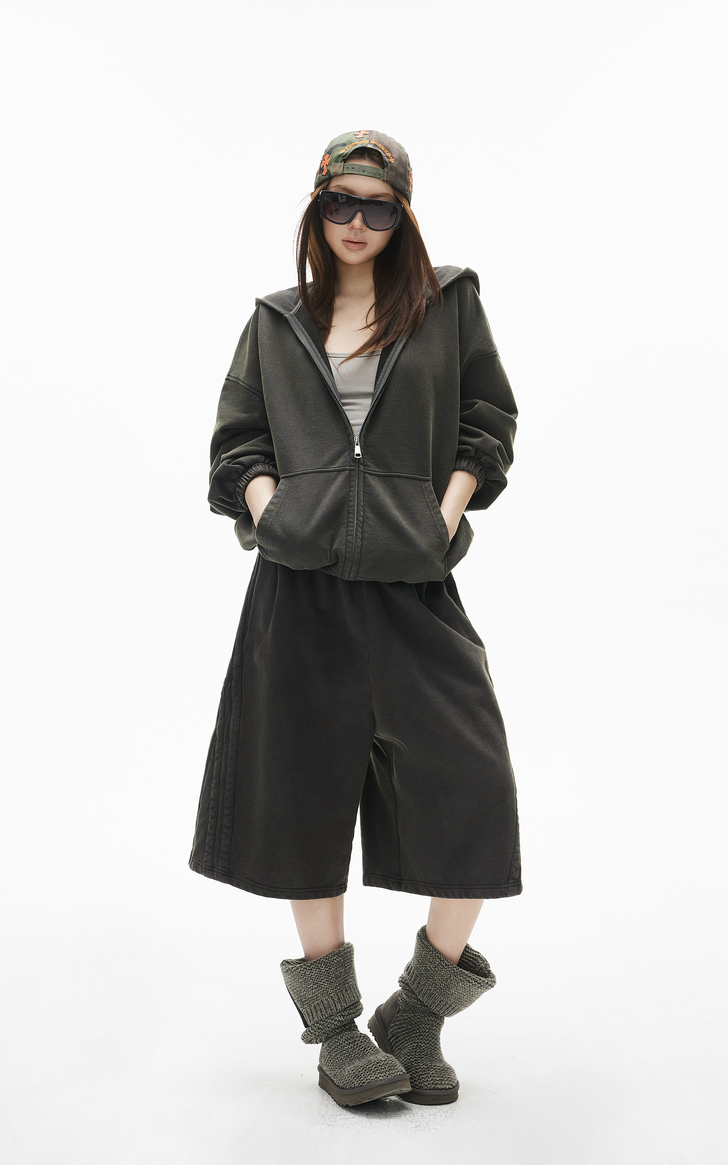 IAMXIAA ヴィンテージウォッシュジップアップフーディー＆クロップドスウェットパンツセット