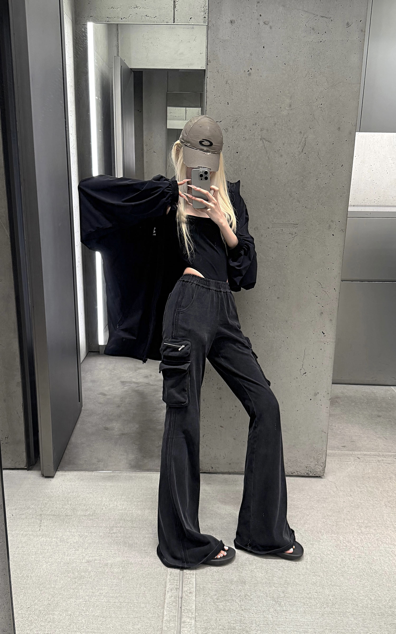 Rase le sol Washed Flare Cargo Pants with Multi Pockets - PINKPARKS