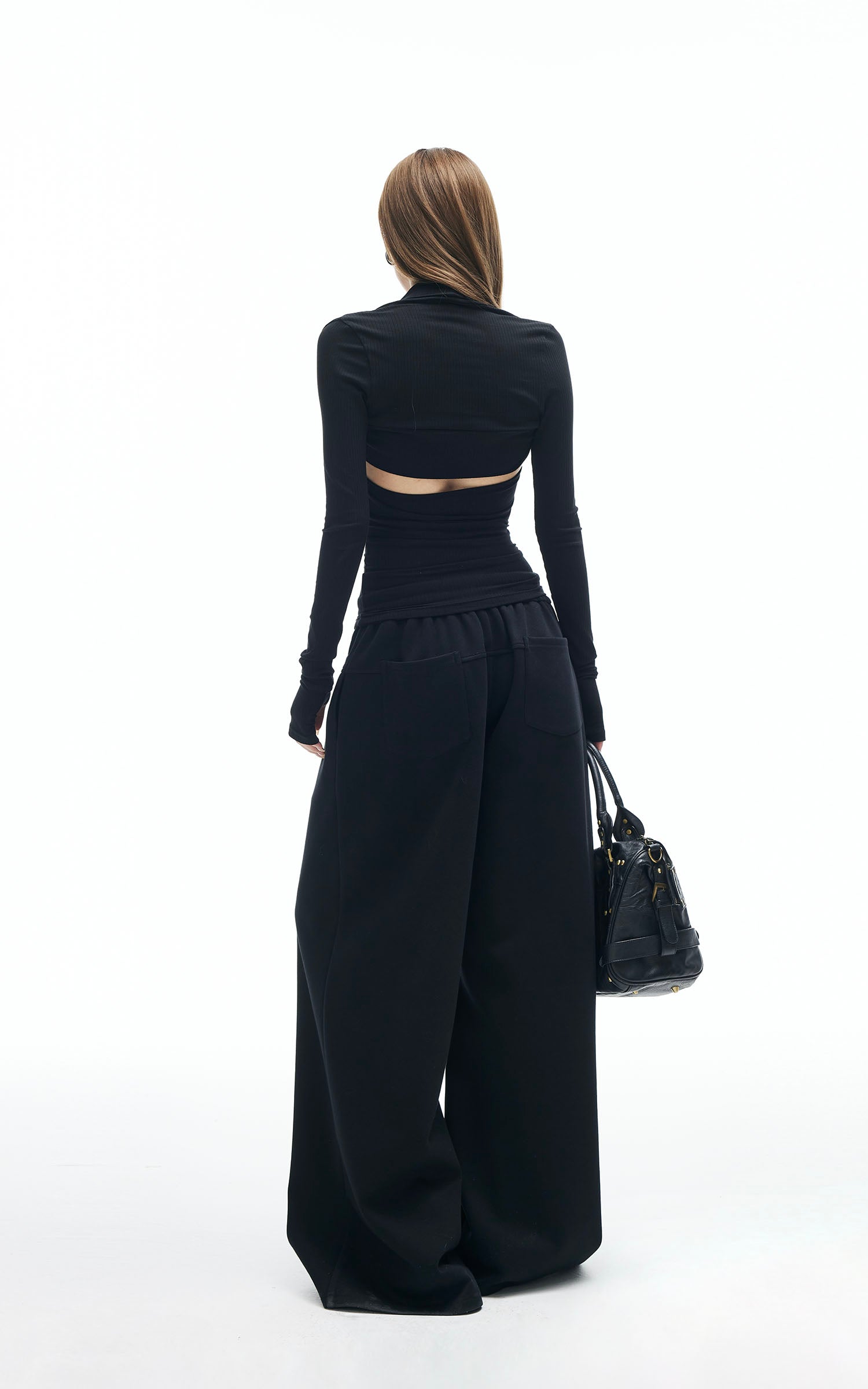 IAMXIAA カットアウトホルターロングスリーブシュラッグトップ リブニットスリムフィット